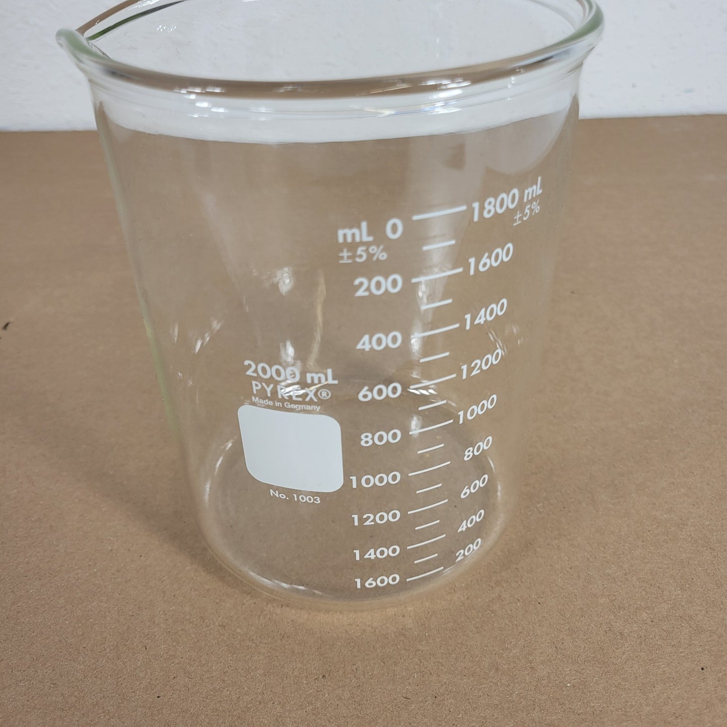 2000 mL Pyrex Heavy Duty Griffin Beaker 1003-2L Graduated
