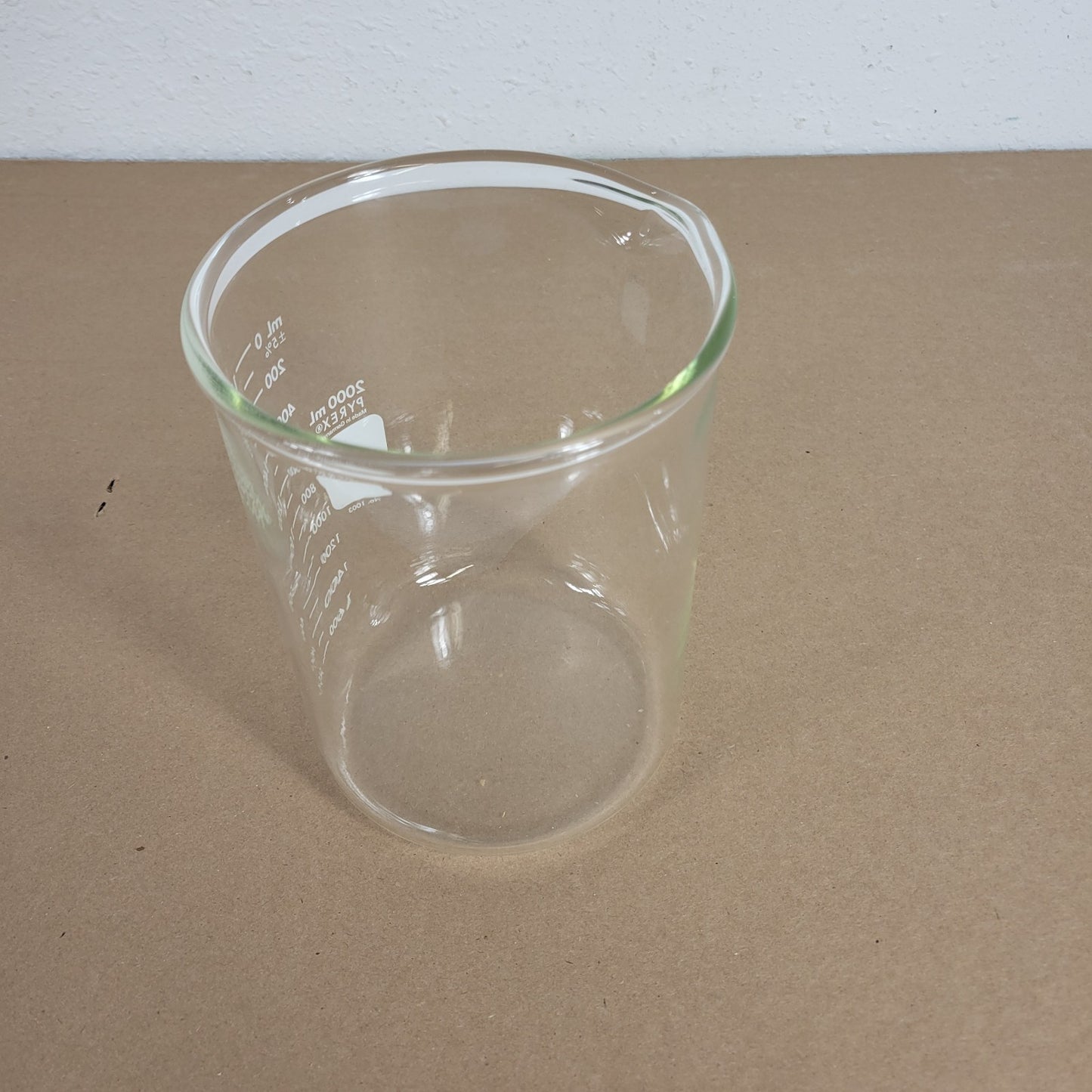 2000 mL Pyrex Heavy Duty Griffin Beaker 1003-2L Graduated