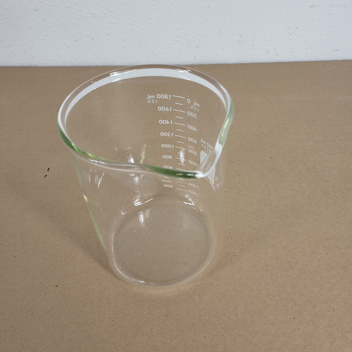 2000 mL Pyrex Heavy Duty Griffin Beaker 1003-2L Graduated