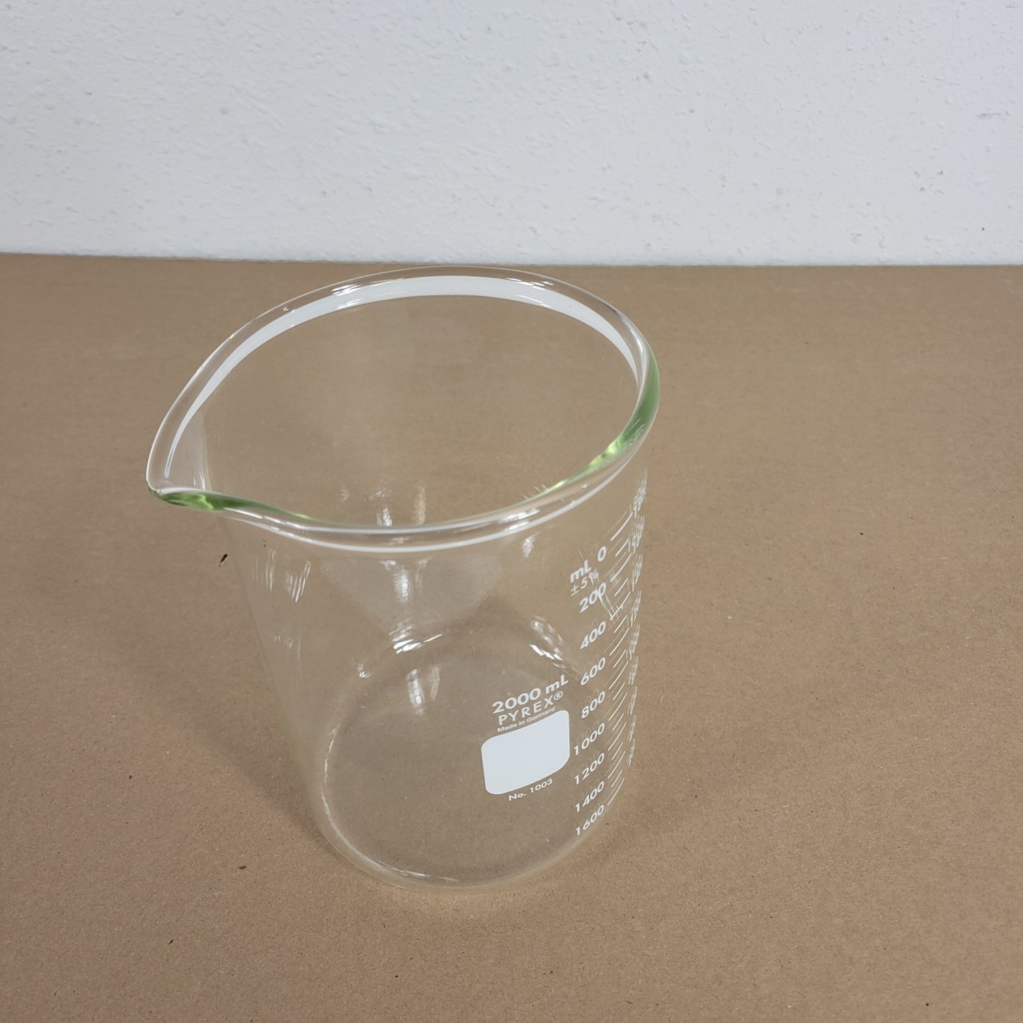 2000 mL Pyrex Heavy Duty Griffin Beaker 1003-2L Graduated