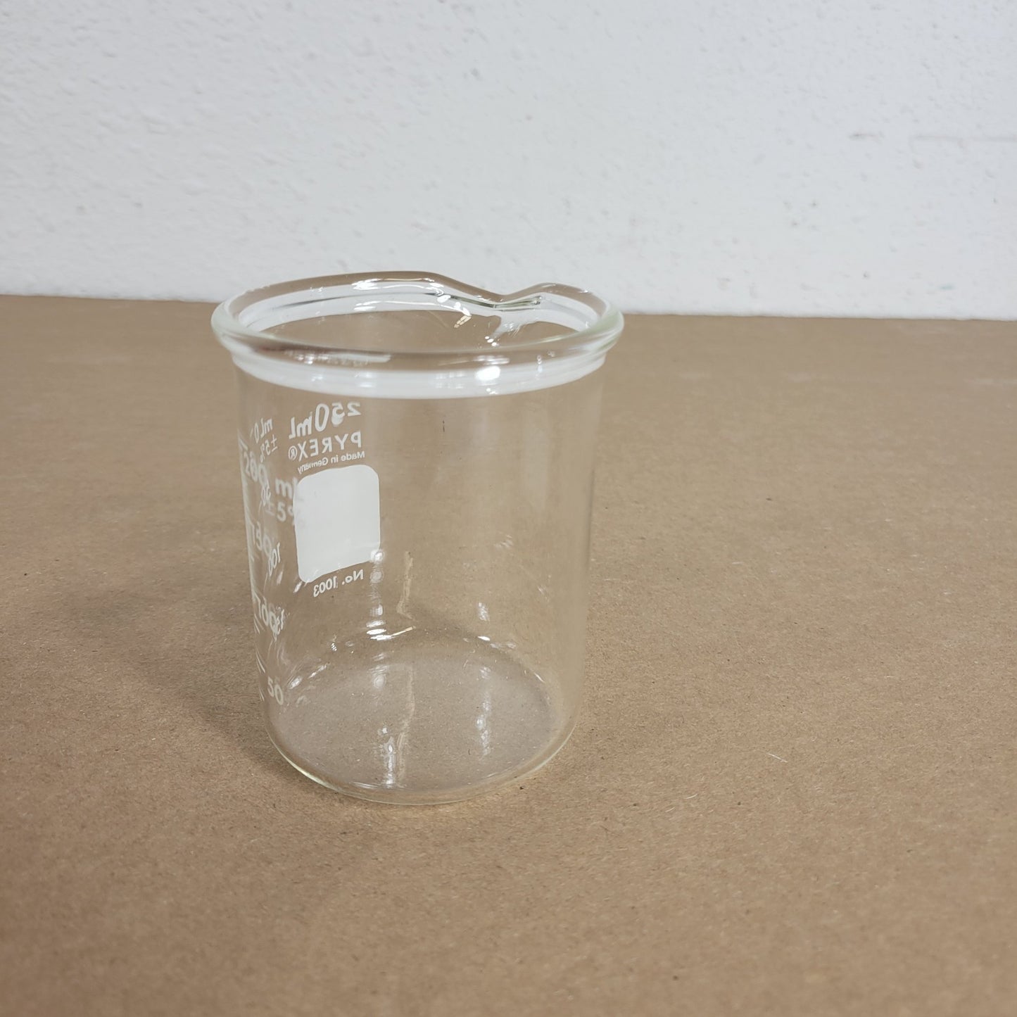 250 mL Pyrex Heavy Duty Griffin Beaker 1003-.25L