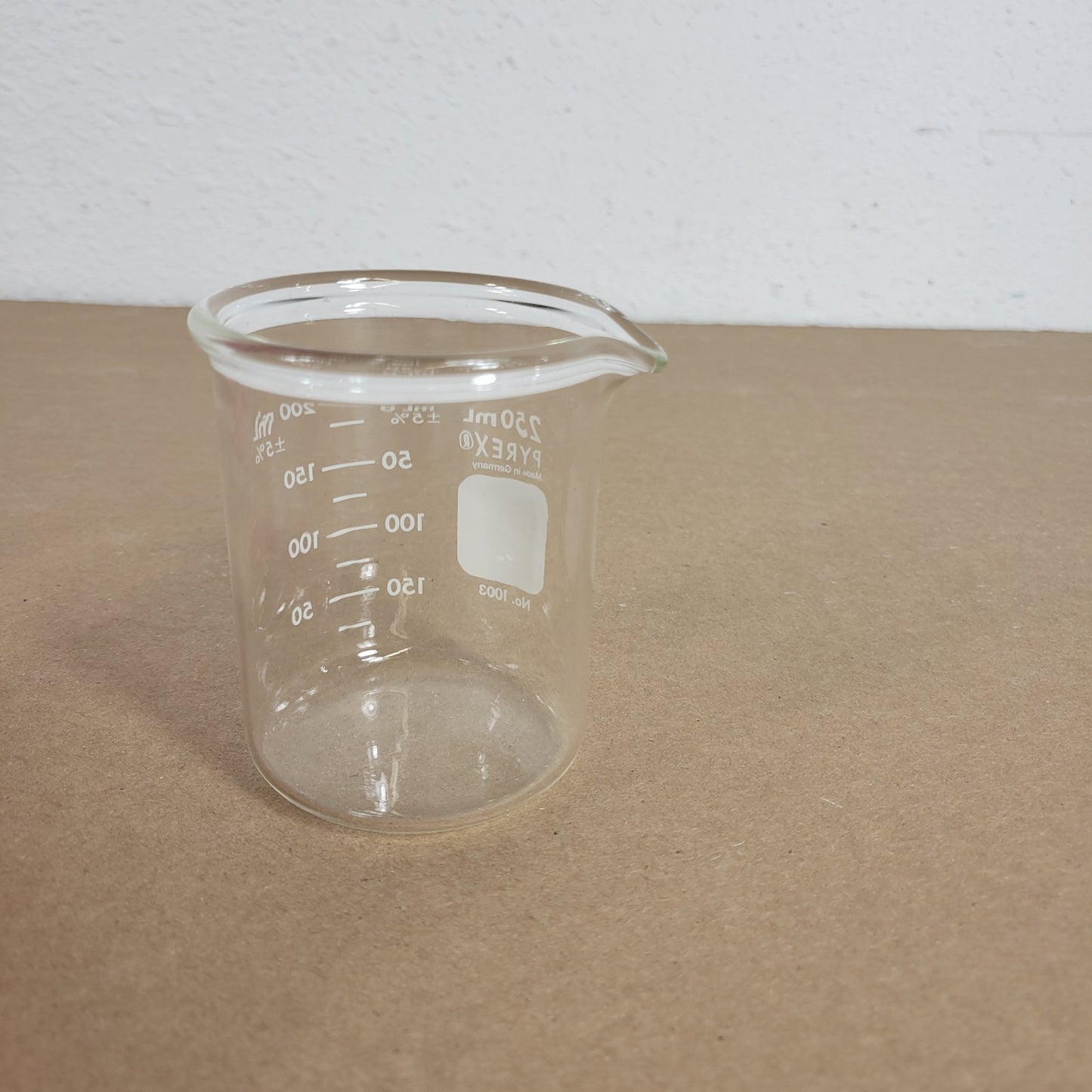 250 mL Pyrex Heavy Duty Griffin Beaker 1003-.25L