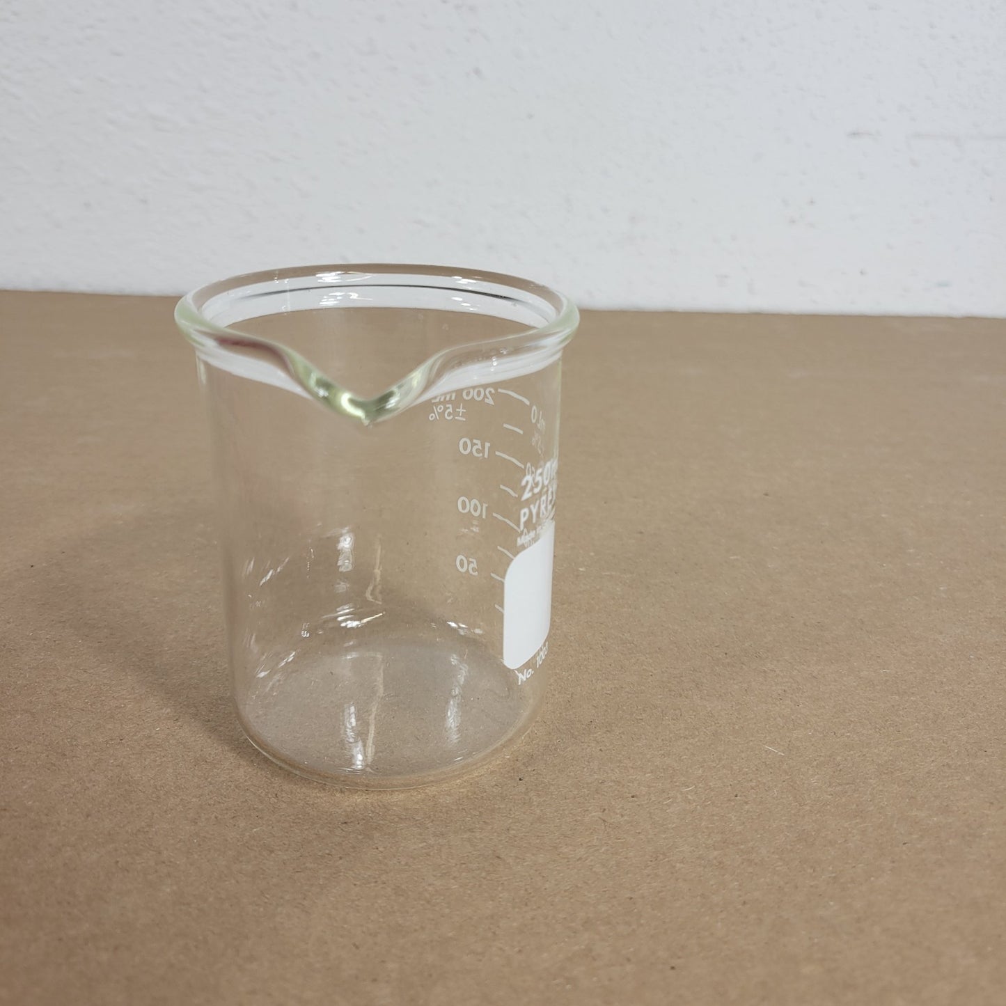 250 mL Pyrex Heavy Duty Griffin Beaker 1003-.25L