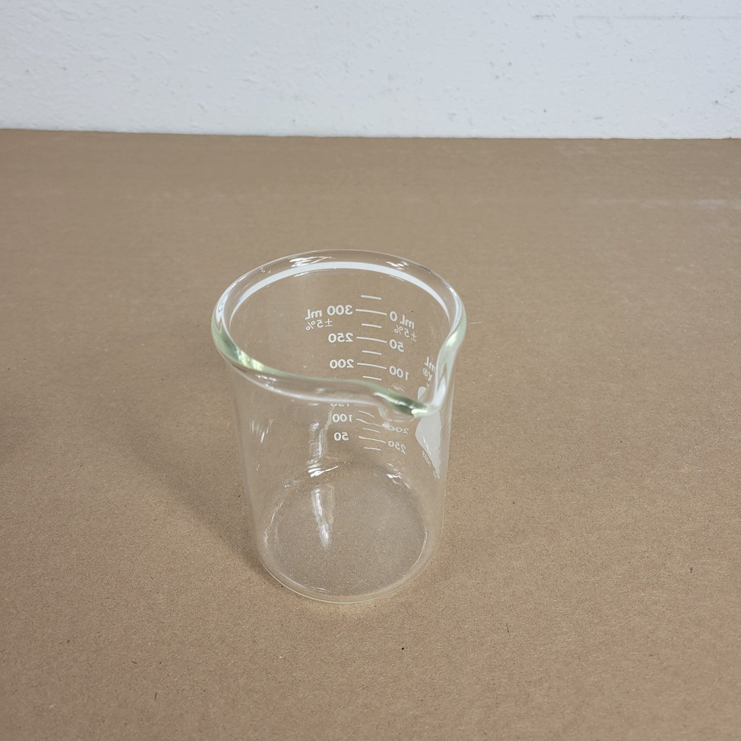 400 mL Pyrex Heavy Duty Griffin Beaker 1003-.4L Graduated