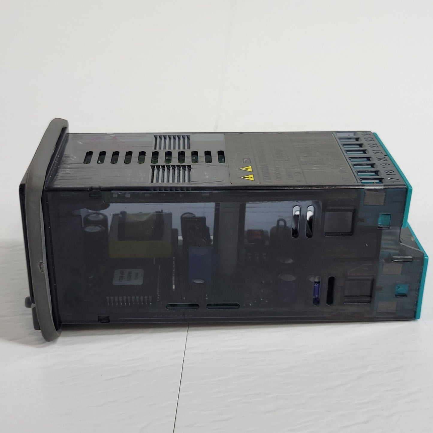 Omega CN96211TR Temperature Controller LCD Display Screen