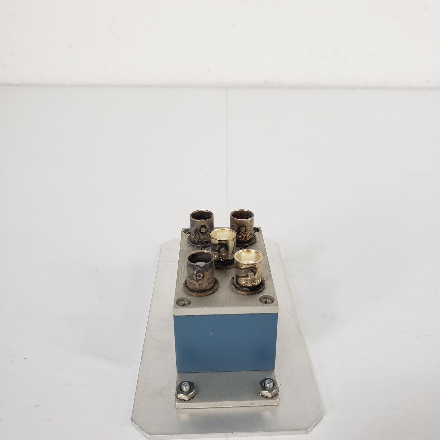 Mini-Circuits 15542 ZSC-4-1 0 9827 4 Way Splitter Metal Mounting Plate