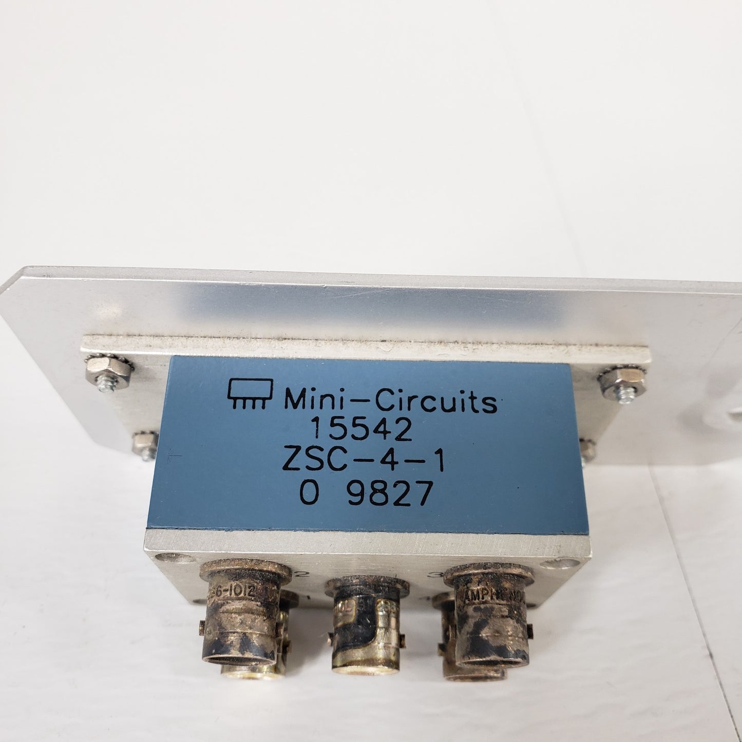 Mini-Circuits 15542 ZSC-4-1 0 9827 4 Way Splitter Metal Mounting Plate