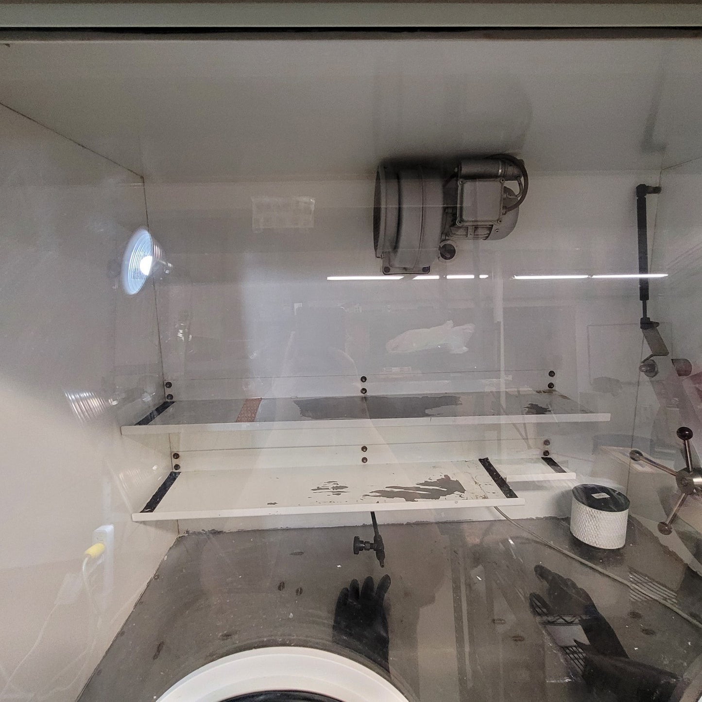 MBRAUN IT Labmaster 100 LM Laboratory Inert Gas Air-Free Glovebox Workstation