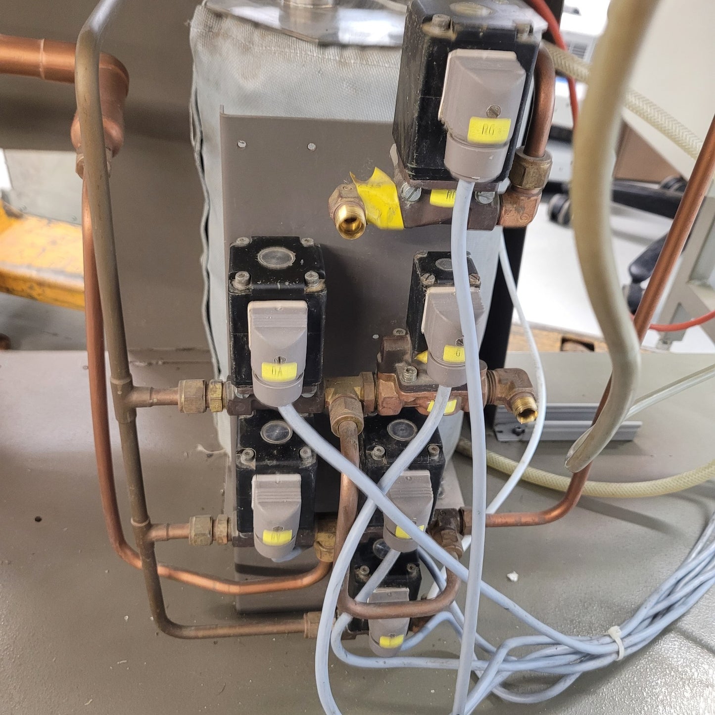 MBRAUN IT Labmaster 100 LM Laboratory Inert Gas Air-Free Glovebox Workstation