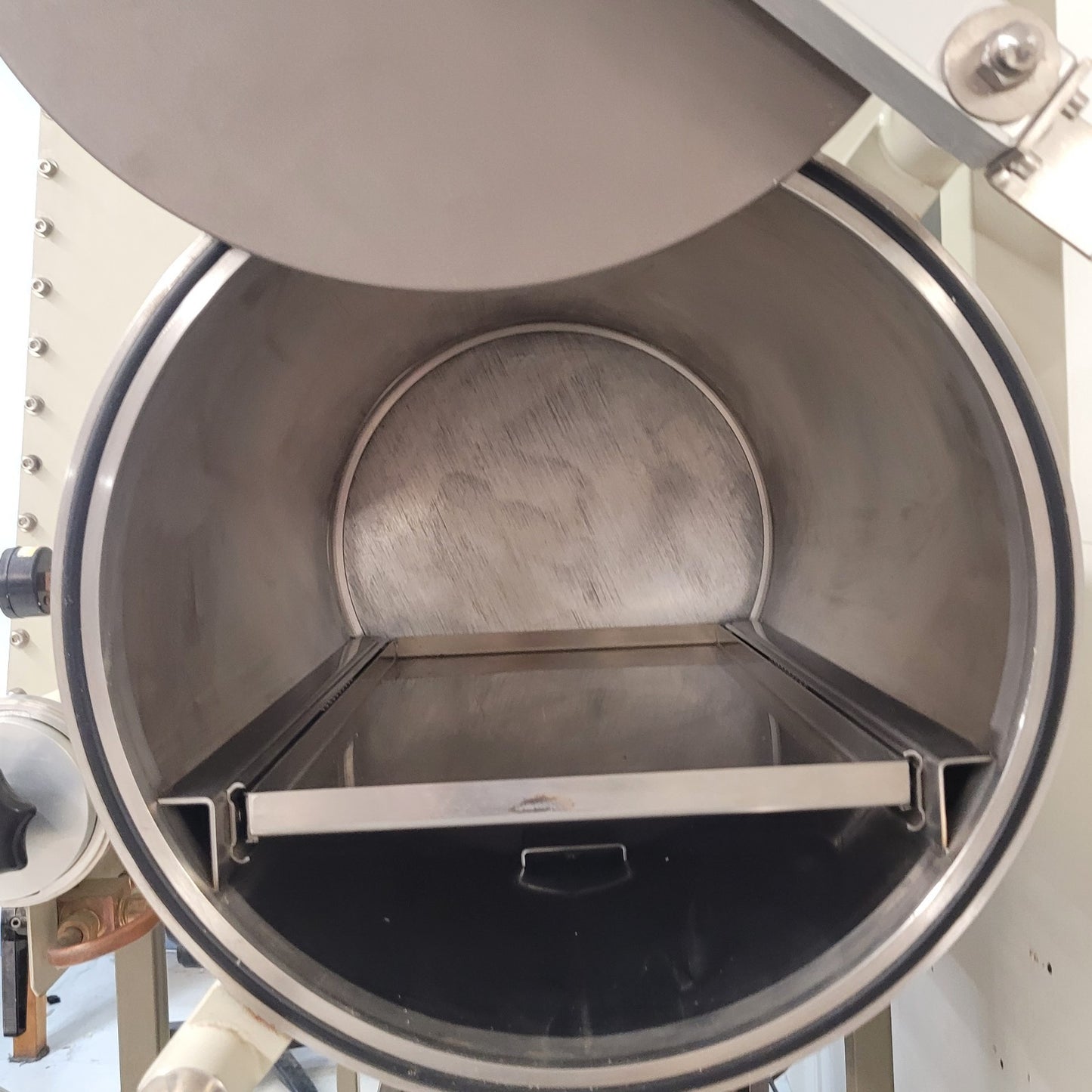 MBRAUN IT Labmaster 100 LM Laboratory Inert Gas Air-Free Glovebox Workstation