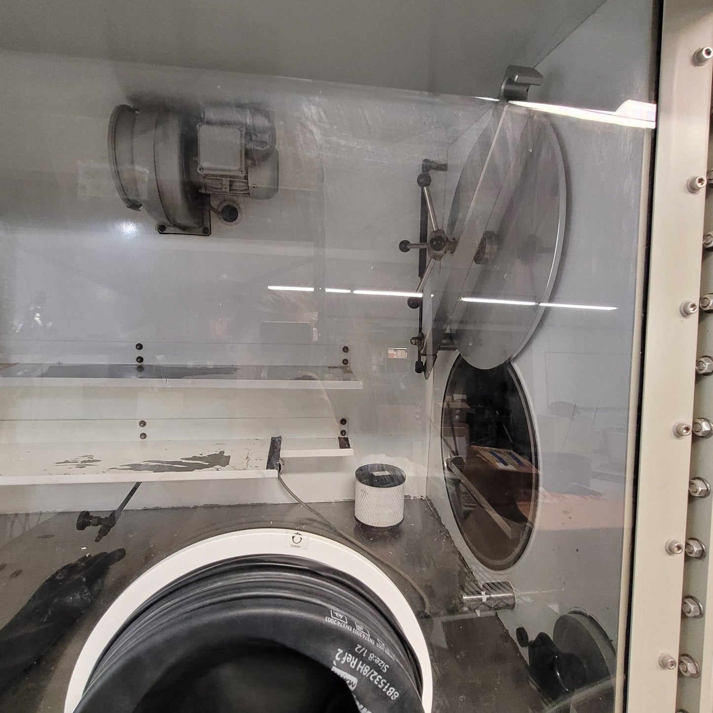 MBRAUN IT Labmaster 100 LM Laboratory Inert Gas Air-Free Glovebox Workstation