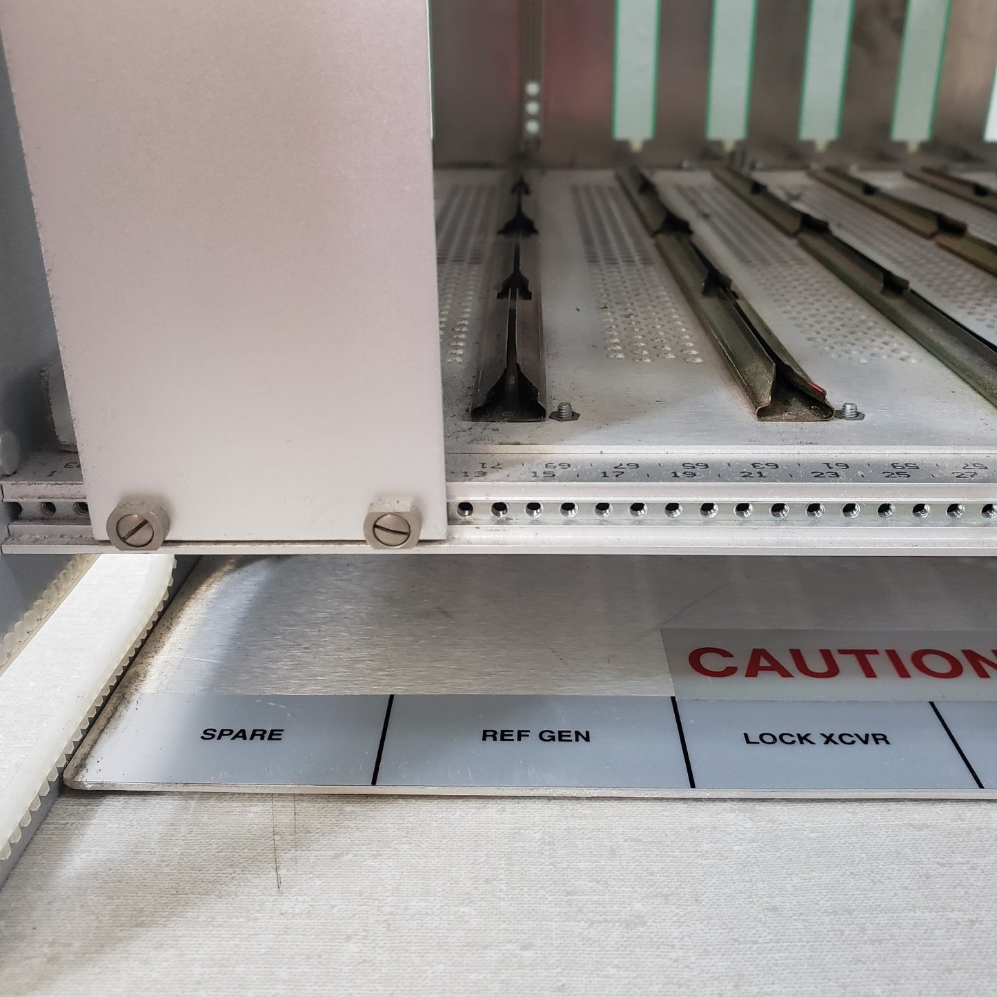 Varian RF Cardcage Backplane 992470-01A 87195853D Rack Mountable Aluminum