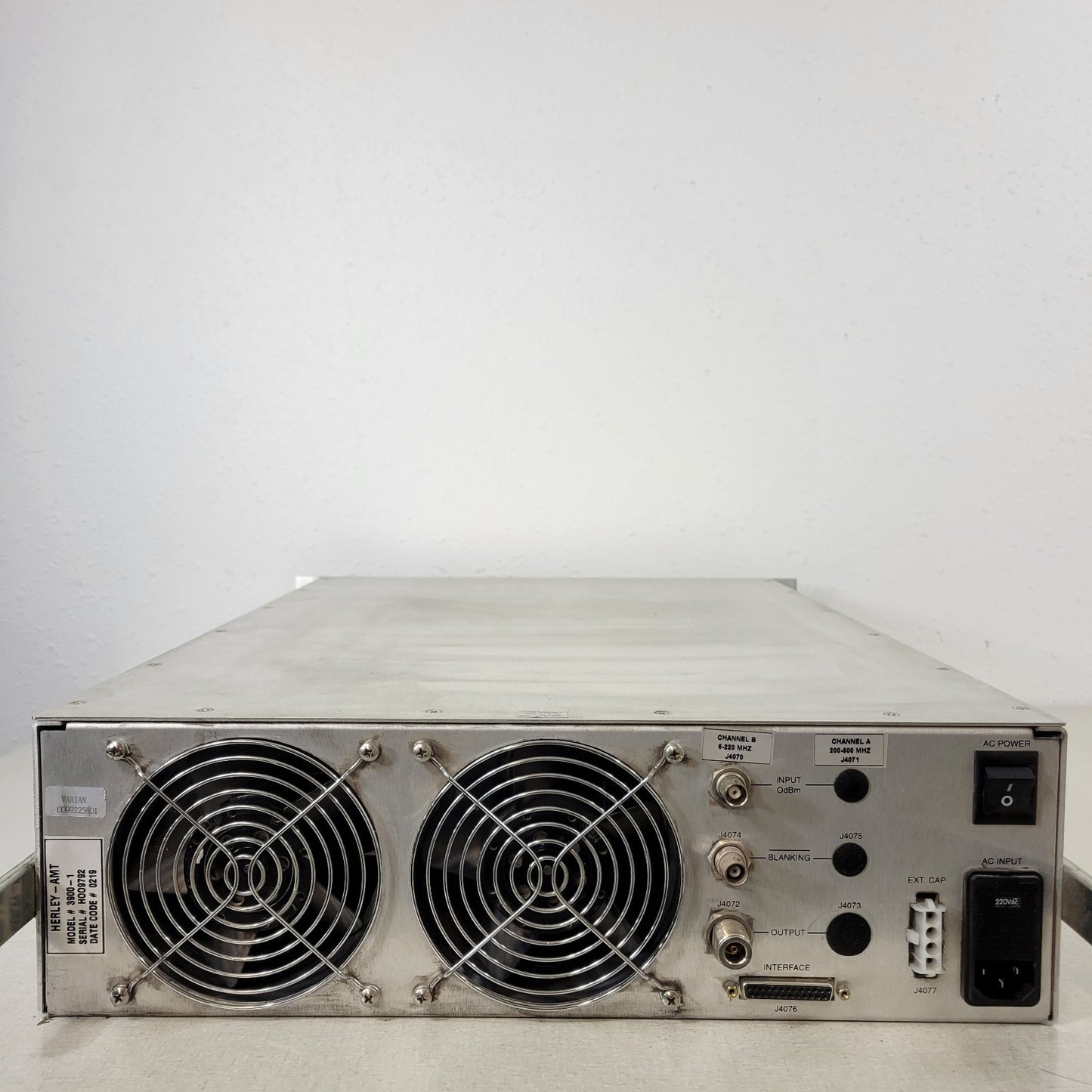 Varian Herley 3900-1 NMR Dual Channel RF Amplifier Varian 0099225301 Controller