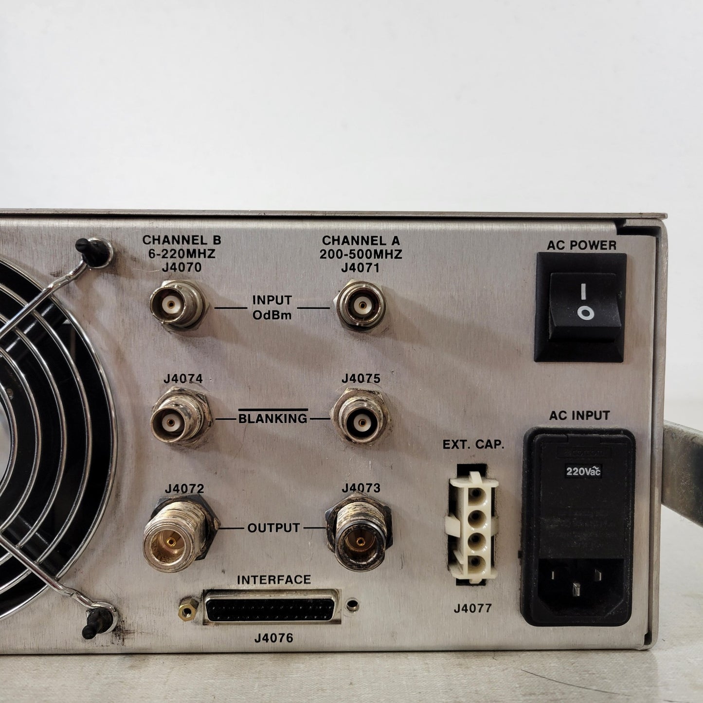 Varian AMT 3900B-12 NMR Dual Channel RF Amplifier 0096944103P Herley Spectrian