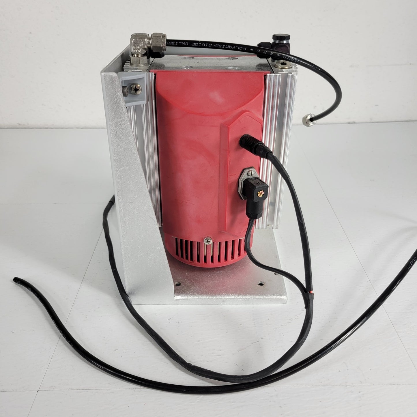 Pfeifer MVP 020-3DC Vacuum PK T01 150 Diaphragm Vacuum Pump 24 VDC 64 W