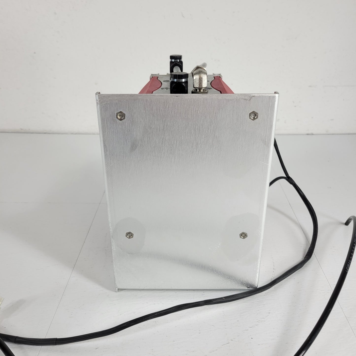 Pfeifer MVP 020-3DC Vacuum PK T01 150 Diaphragm Vacuum Pump 24 VDC 64 W