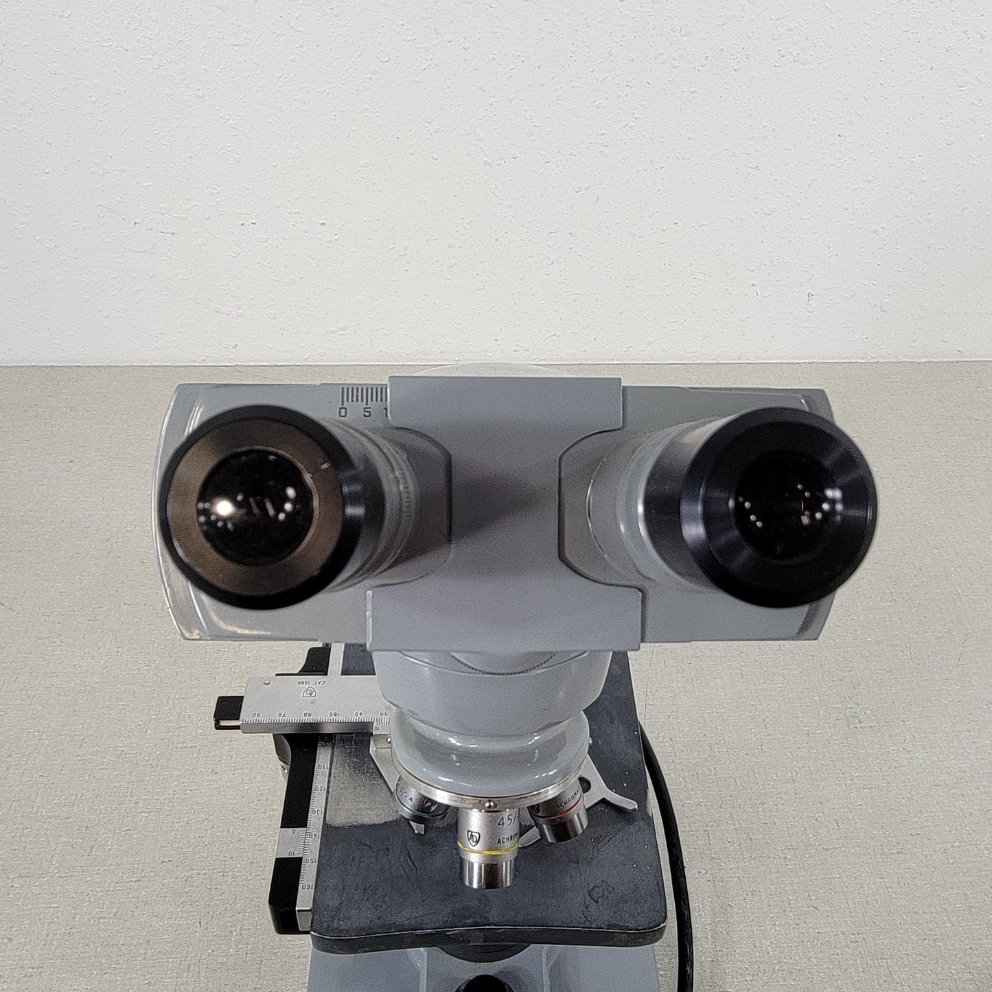 American Optical AO one-fifty Microscope 4x 10x 45x 100x Objective w/ Lamp