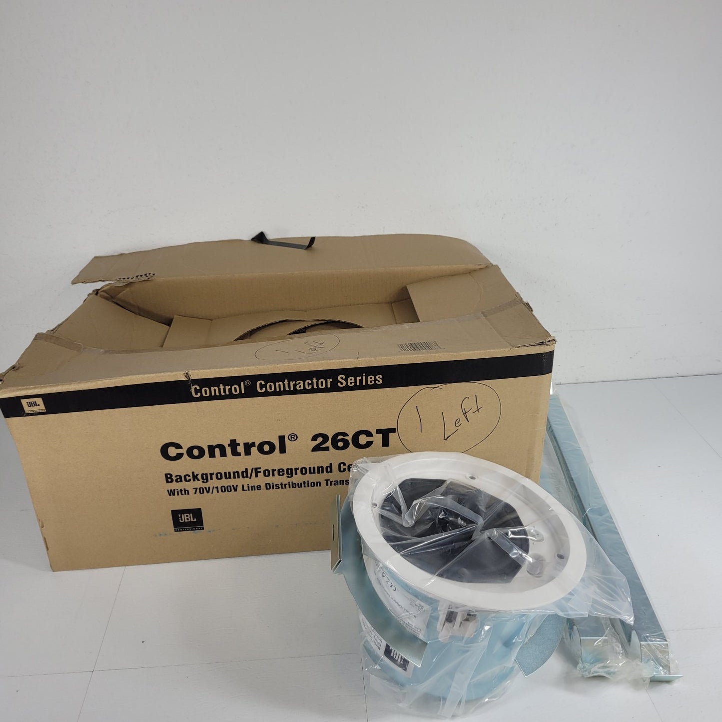 SINGLE JBL Control 26CT Background Foreground Ceiling One Speaker & Mount