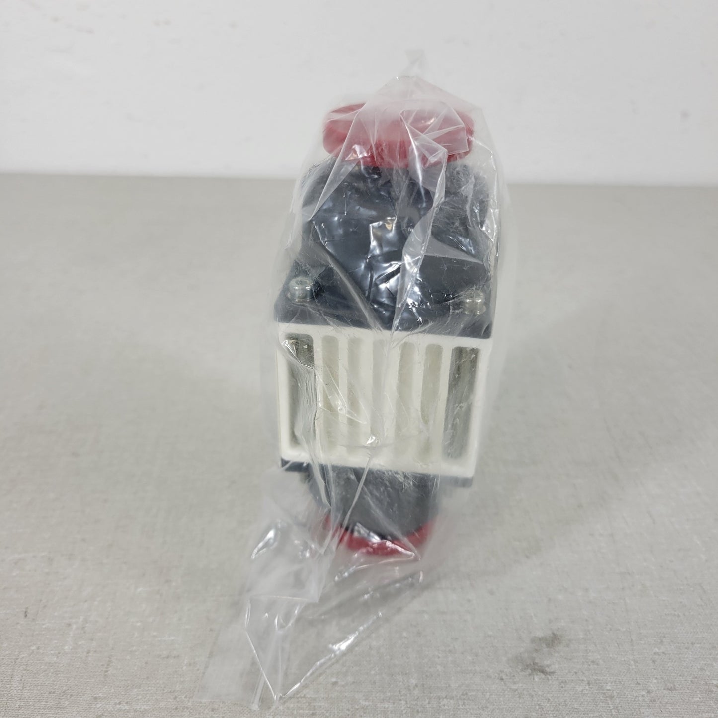 Pfeiffer 104200 OME25S Exhaust Flange Vacuum Oil Mist Separator ISO KF25 NW25