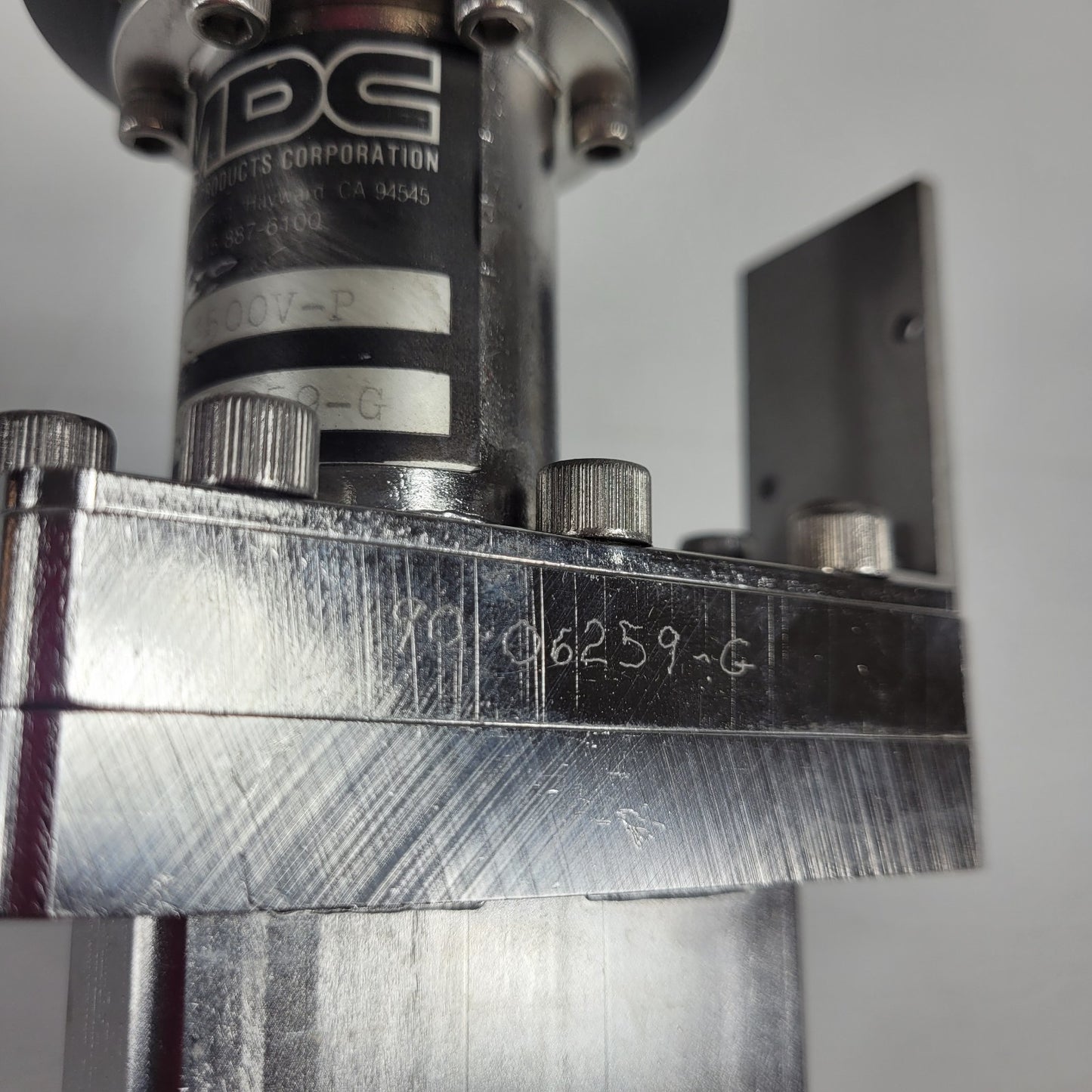 MDC GV-1500V-P Pneumatic Gate Valve DN35CF 2.75" CF Conflat UHV High Vacuum