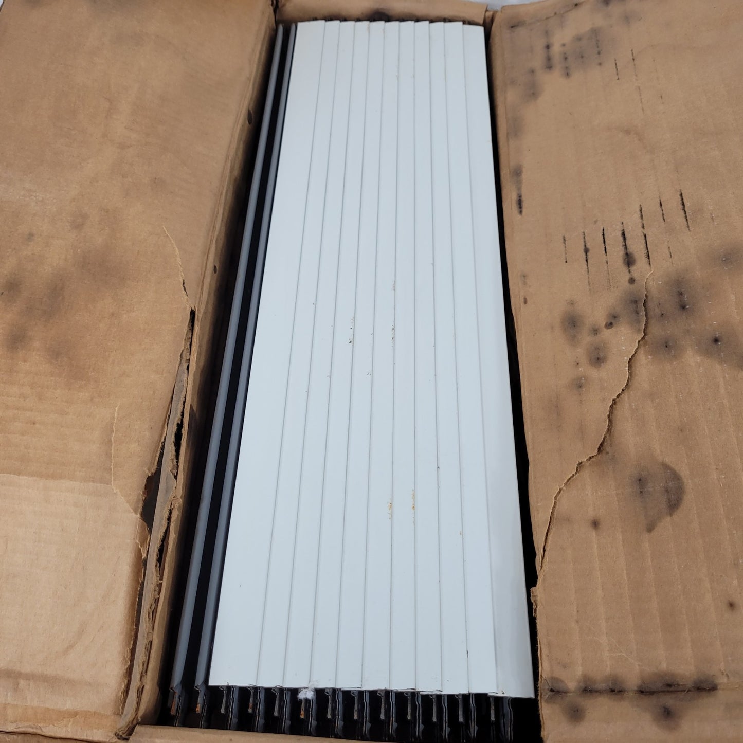 Conwed White 2' Drop Ceiling Cross Tee FR702 Securitee Box Of 50 Piece Steel