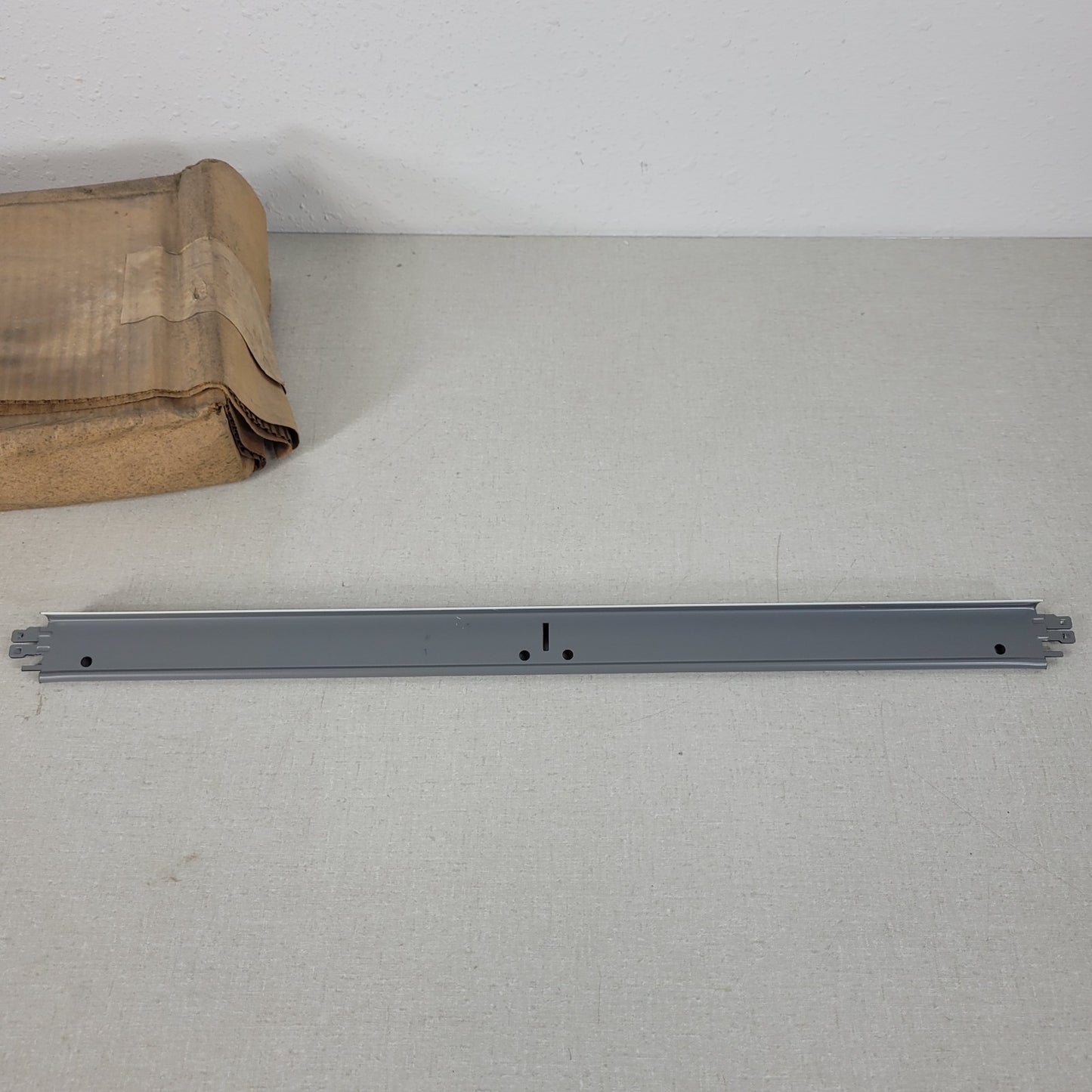 Conwed White 2' Drop Ceiling Cross Tee FR702 Securitee Box Of 50 Piece Steel