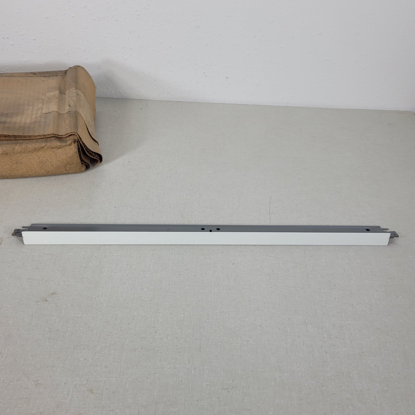Conwed White 2' Drop Ceiling Cross Tee FR702 Securitee Box Of 50 Piece Steel
