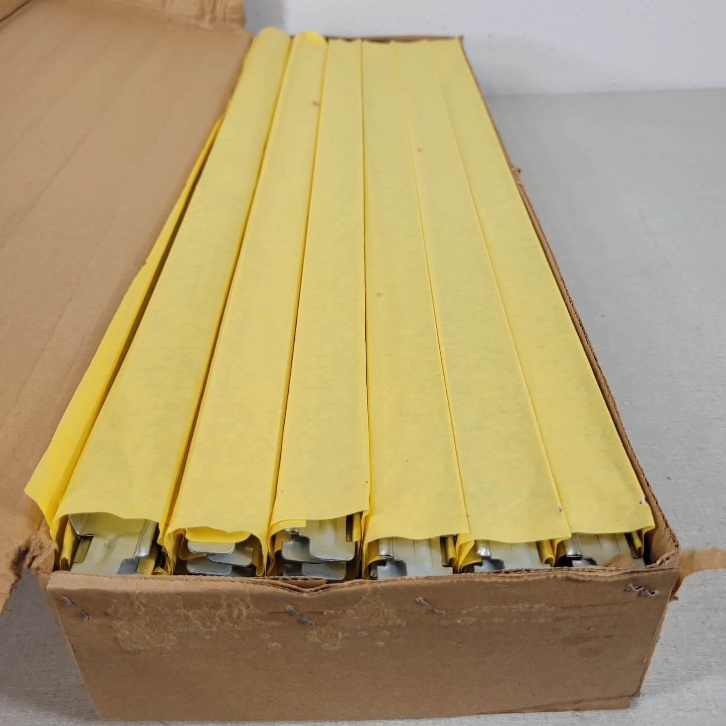 Armstrong 7051B White 2' Ceiling Cross Tee Grid System Box Of 60 Pieces Two Feet
