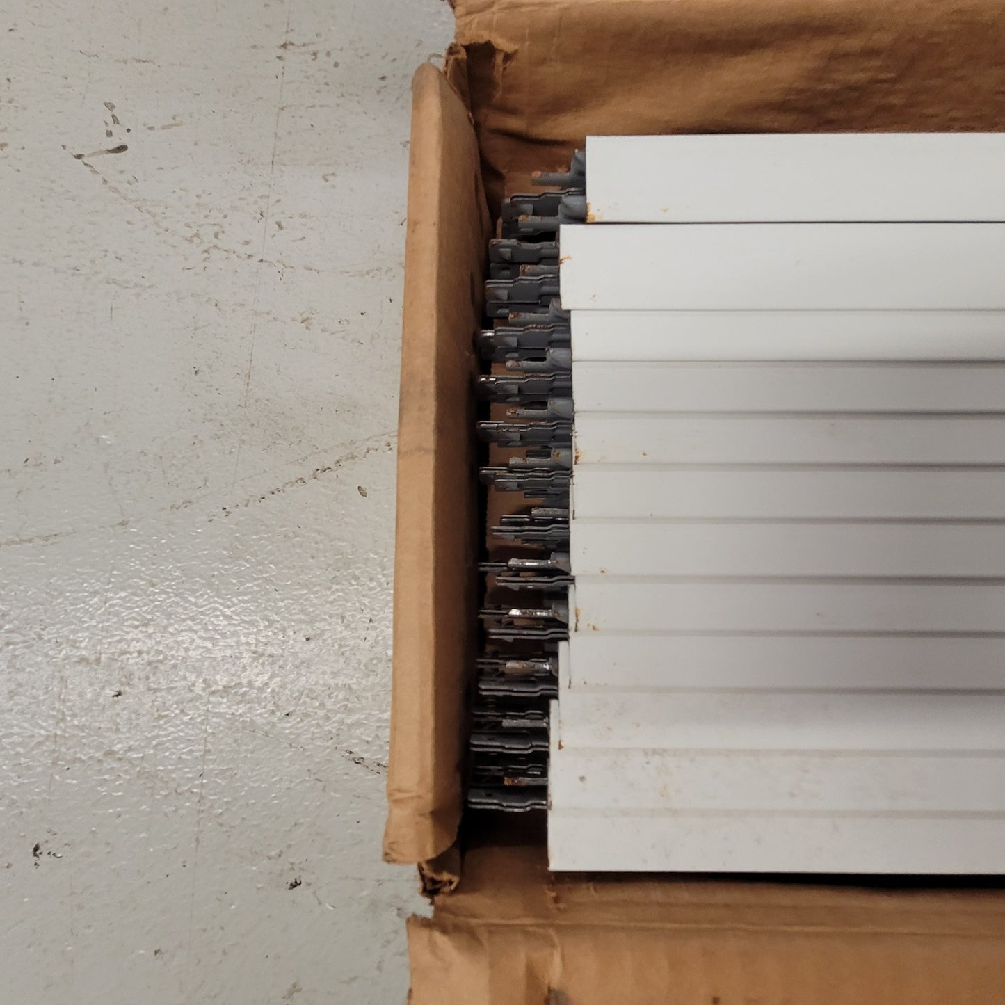 Conwed 89-146 White 4' Drop Ceiling Cross Tee Box Of 50 Piece Steel Framing
