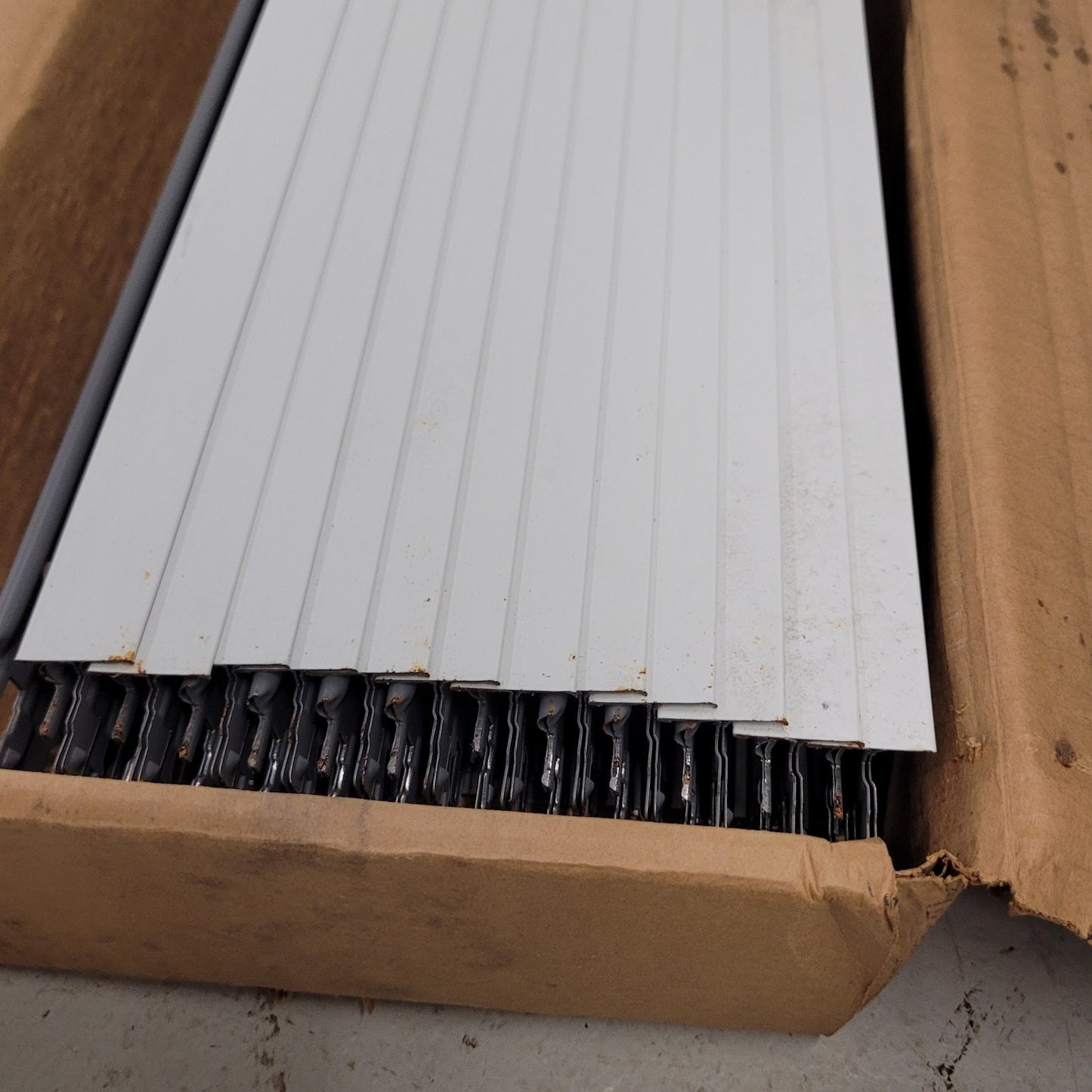 Conwed 89-146 White 4' Drop Ceiling Cross Tee Box Of 50 Piece Steel Framing