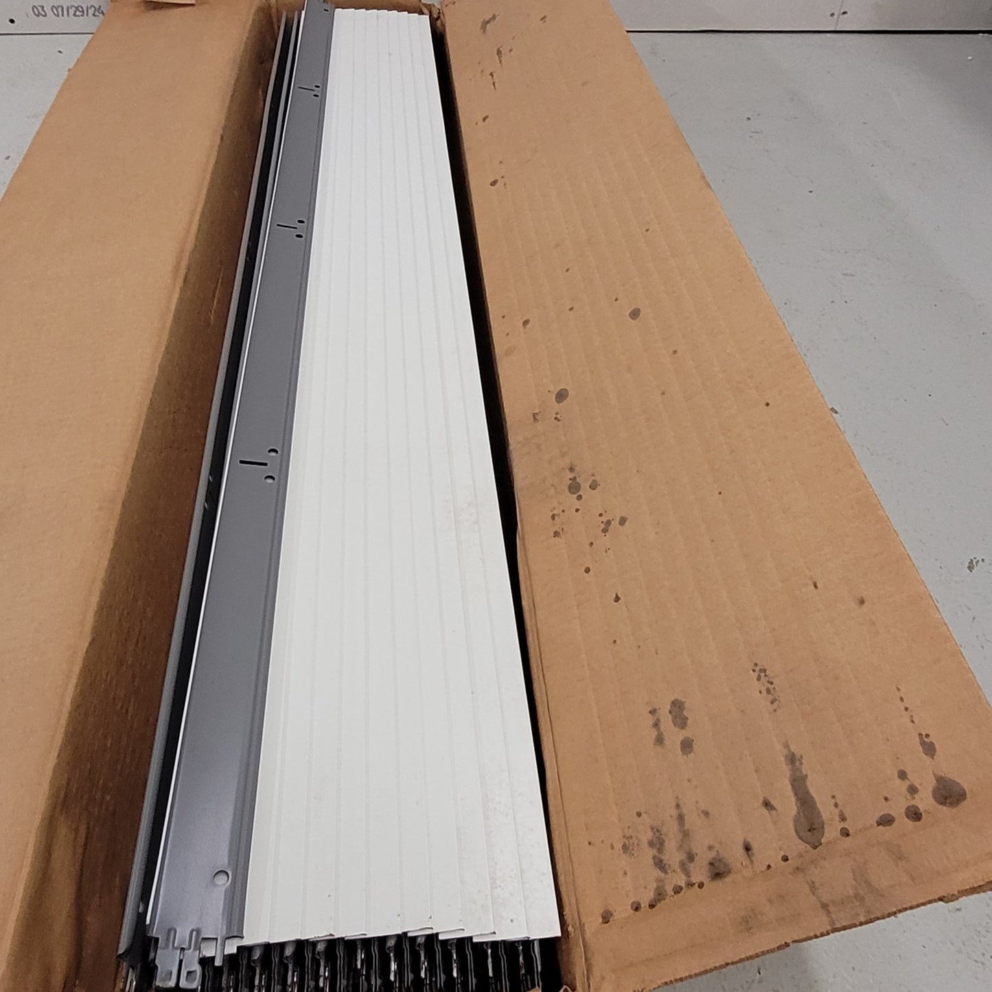 Conwed 89-146 White 4' Drop Ceiling Cross Tee Box Of 50 Piece Steel Framing