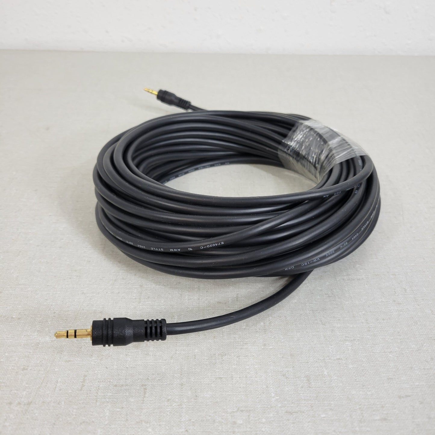 L-Com CTL35MM-100 Stereo Audio Cable Male 100ft 3.5mm Aux Jack Gold Plated