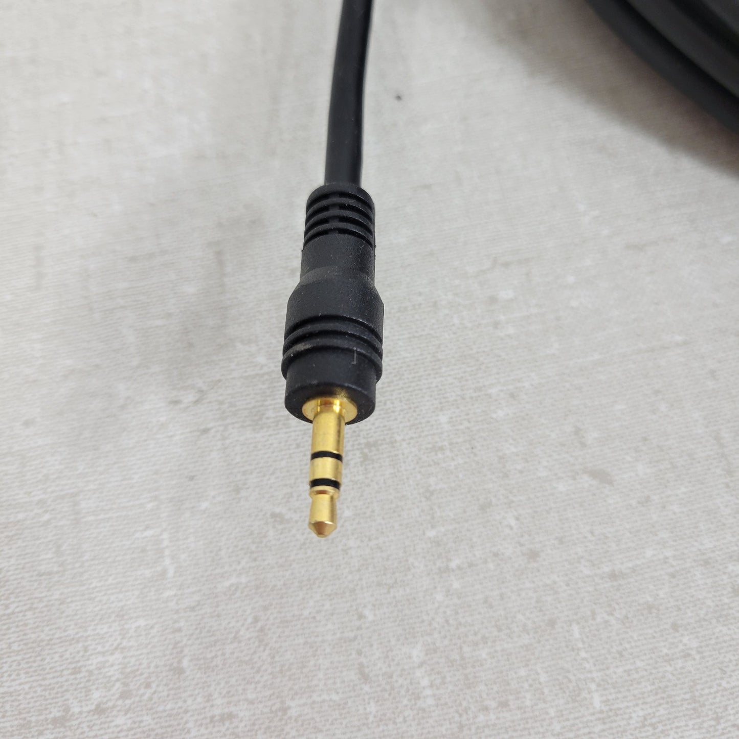 L-Com CTL35MM-100 Stereo Audio Cable Male 100ft 3.5mm Aux Jack Gold Plated