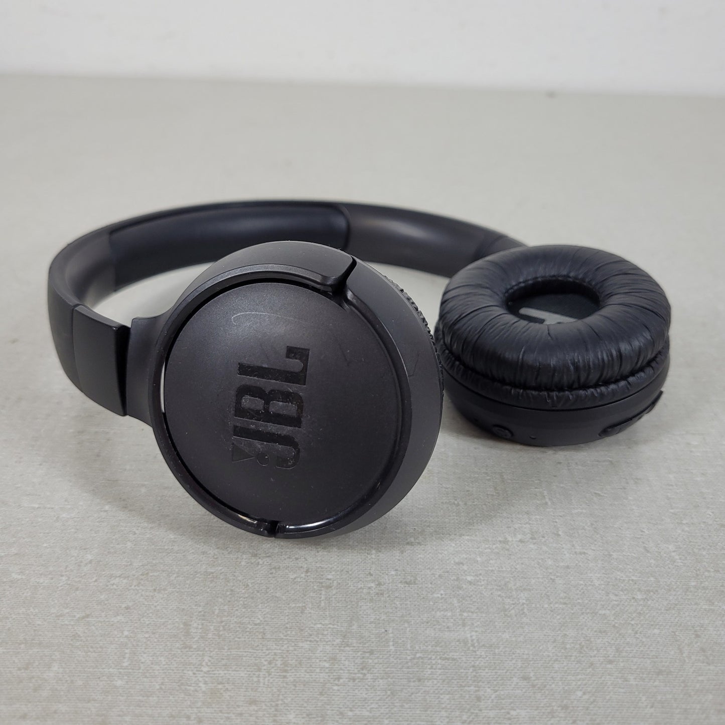 JBL Tune 500BT Over-Ear Wireless Headphones Bluetooth Rechargeable USB Micro-B