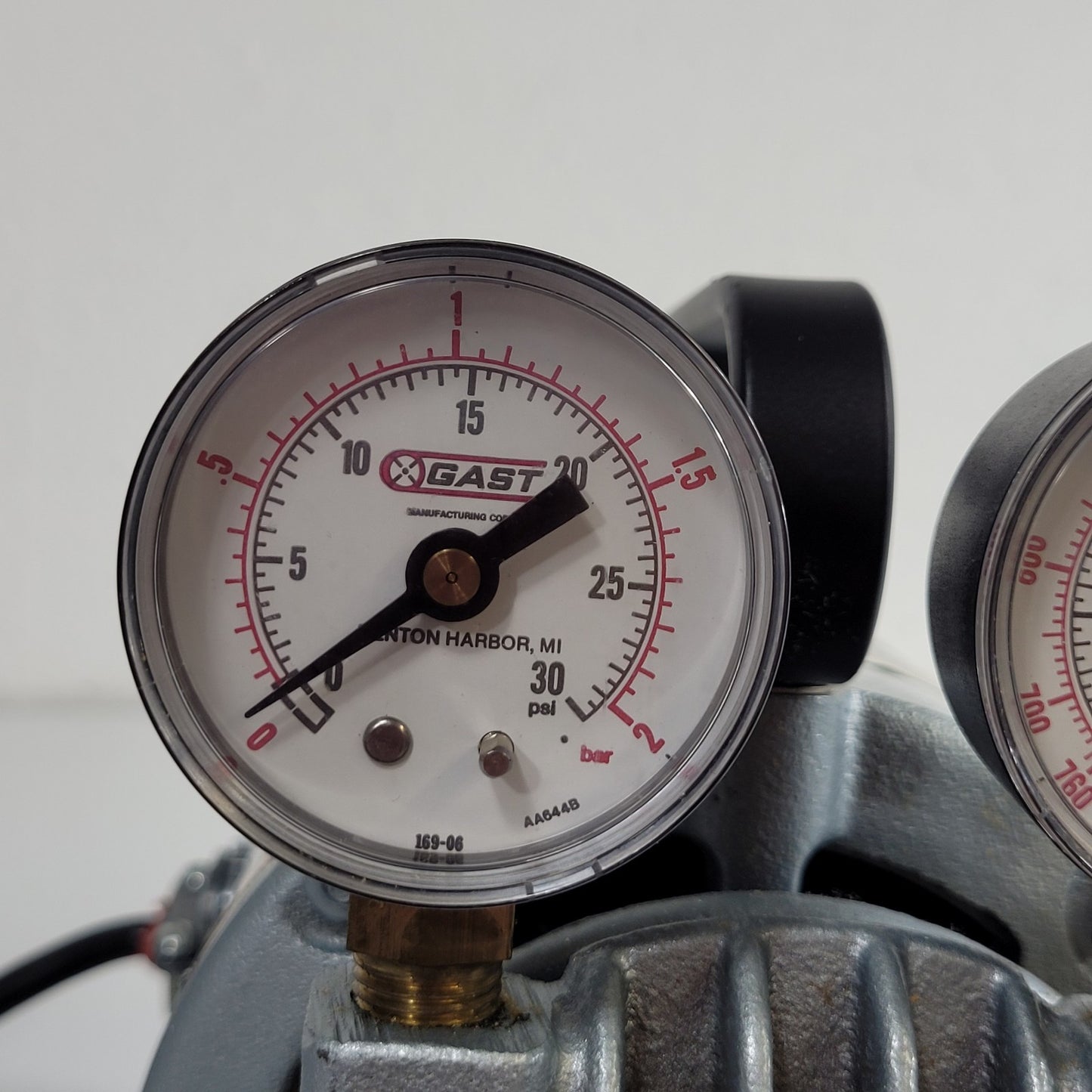 Tested Works Gast G8GCX Air Vacuum Compressor Pump 1/6HP w/ Collection Cups