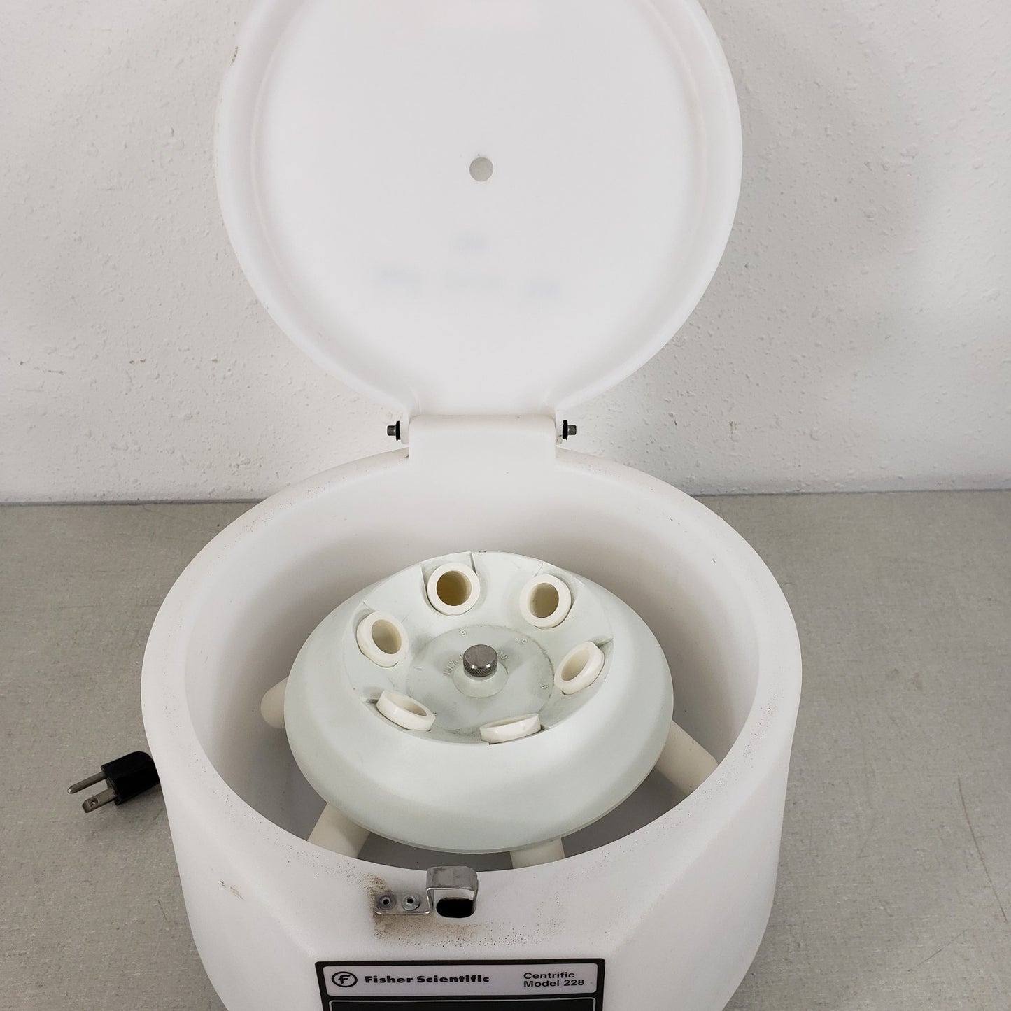 Tested Works Fisher Scientific Centrific 228 Centrifuge 6-Place Rotor 3400 RPM