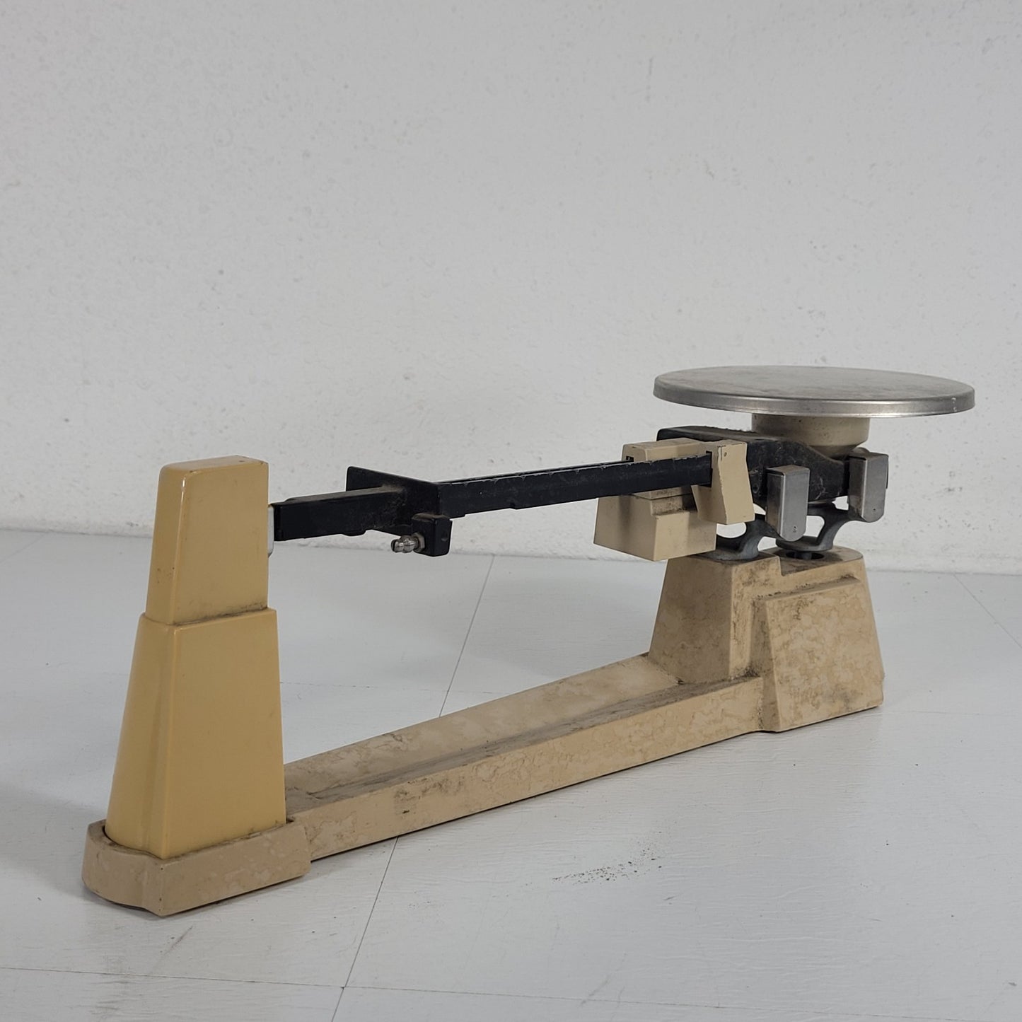 Vintage Ohaus Triple Beam Balance 700 2610g 5lb 2oz Scale Metal