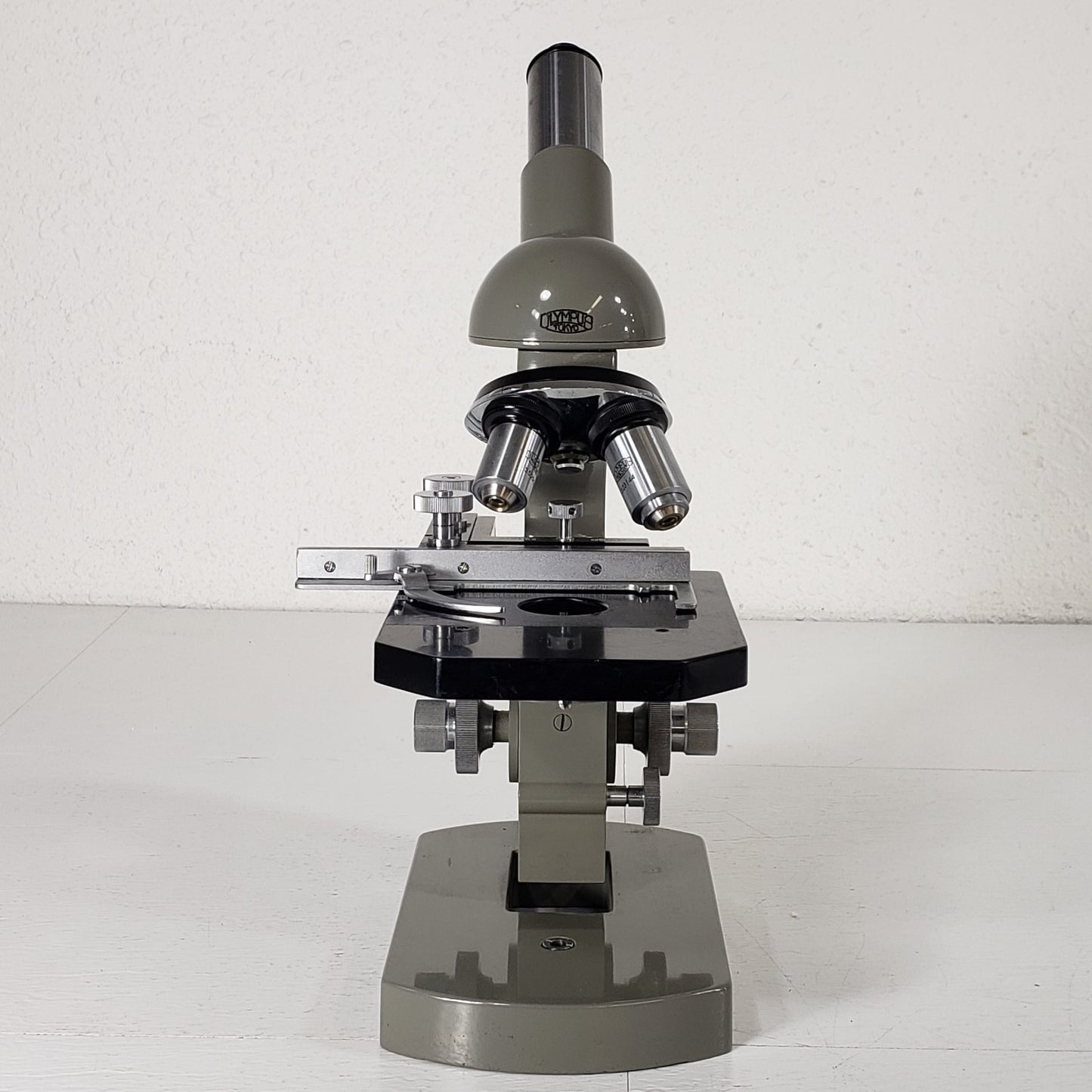 Tested Vintage Olympus Tokyo Monocular Upright Microscope w/ 10X 40X Objectives