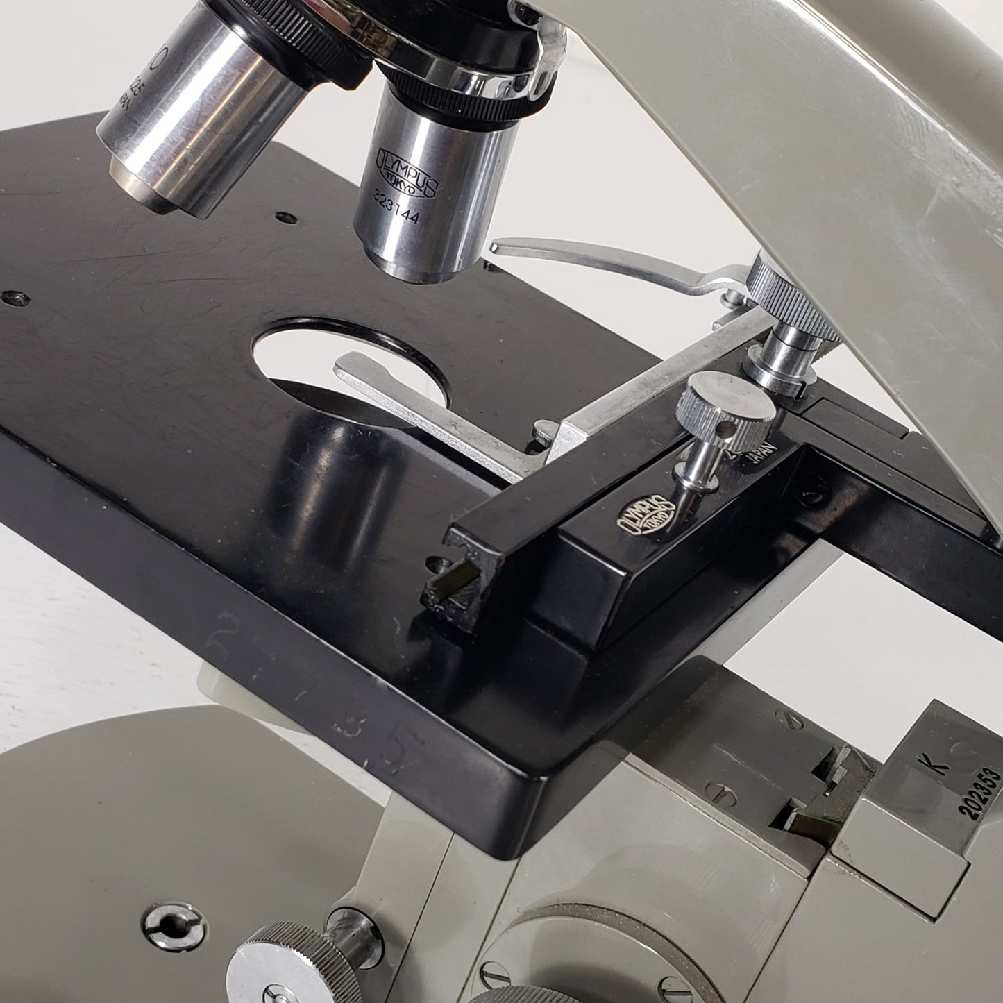 Tested Vintage Olympus Tokyo Monocular Upright Microscope w/ 10X 40X Objectives