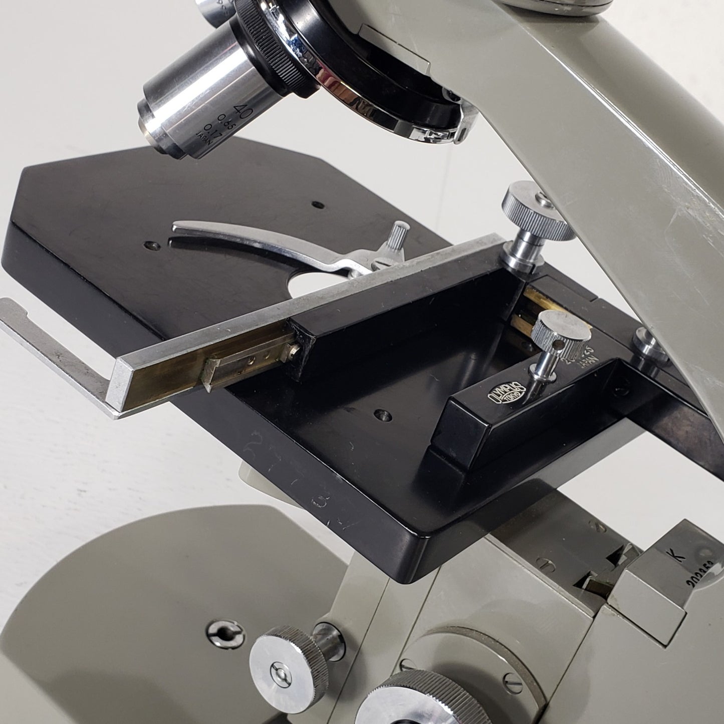 Tested Vintage Olympus Tokyo Monocular Upright Microscope w/ 10X 40X Objectives