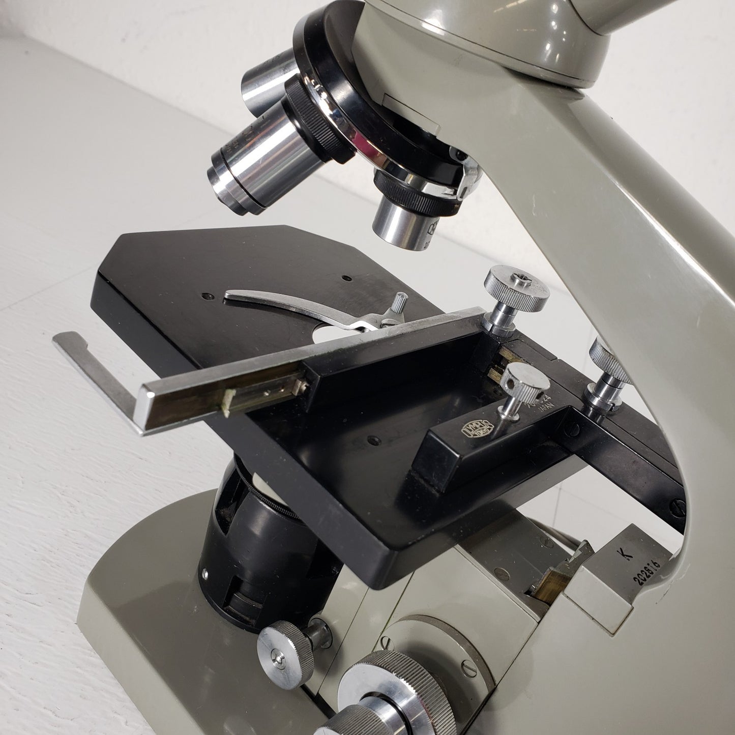 Tested Vintage Olympus Tokyo Monocular Microscope With Illuminator & Objectives