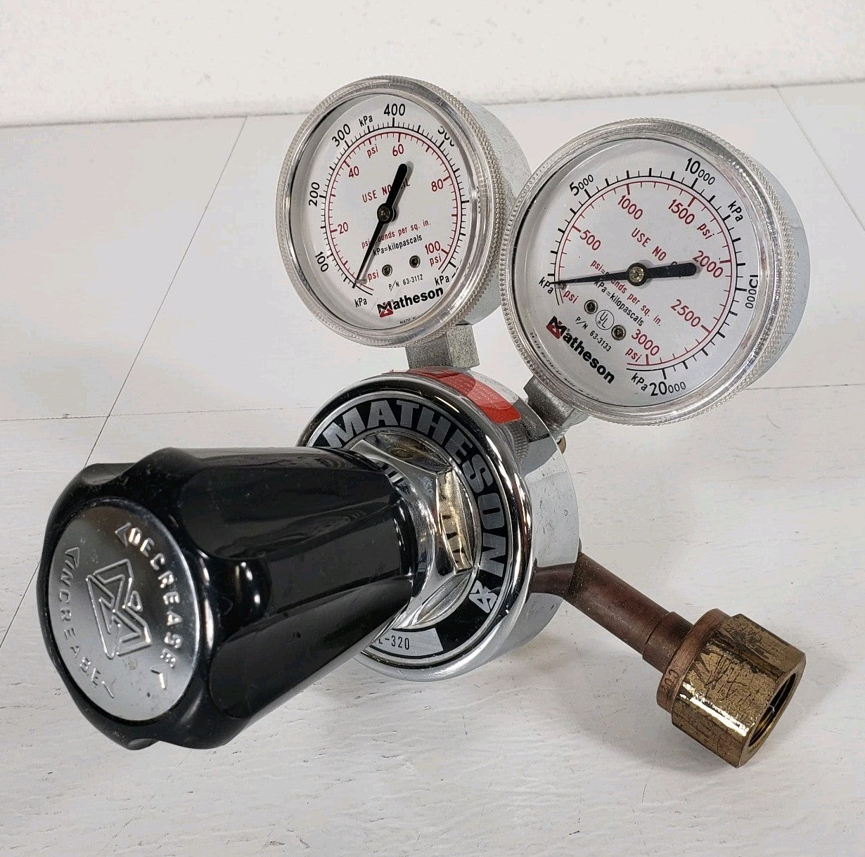 Matheson 1L-320 Analog Dual Gauge Gas Pressure Regulator 3k Psi 20k kPa HVAC