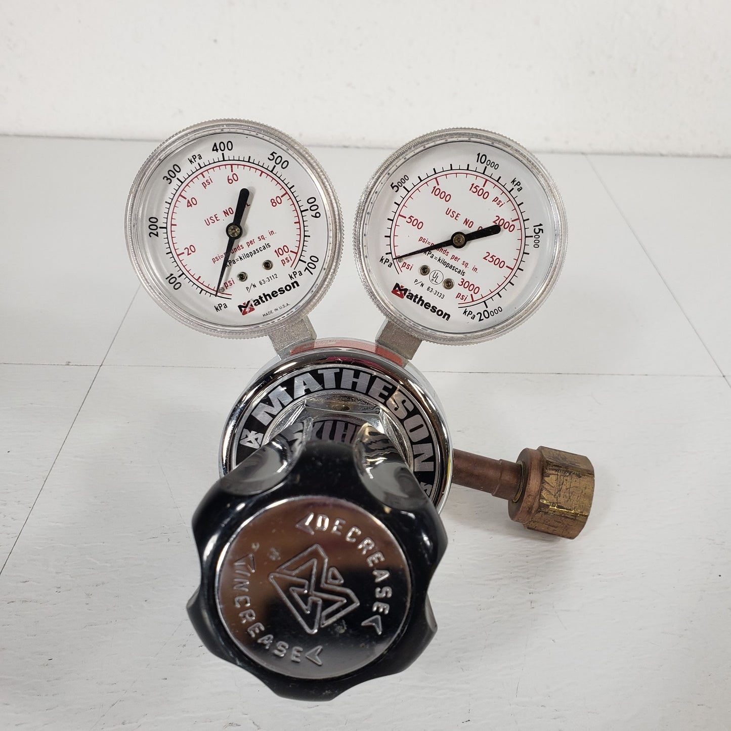 Matheson 1L-320 Analog Dual Gauge Gas Pressure Regulator 3k Psi 20k kPa HVAC