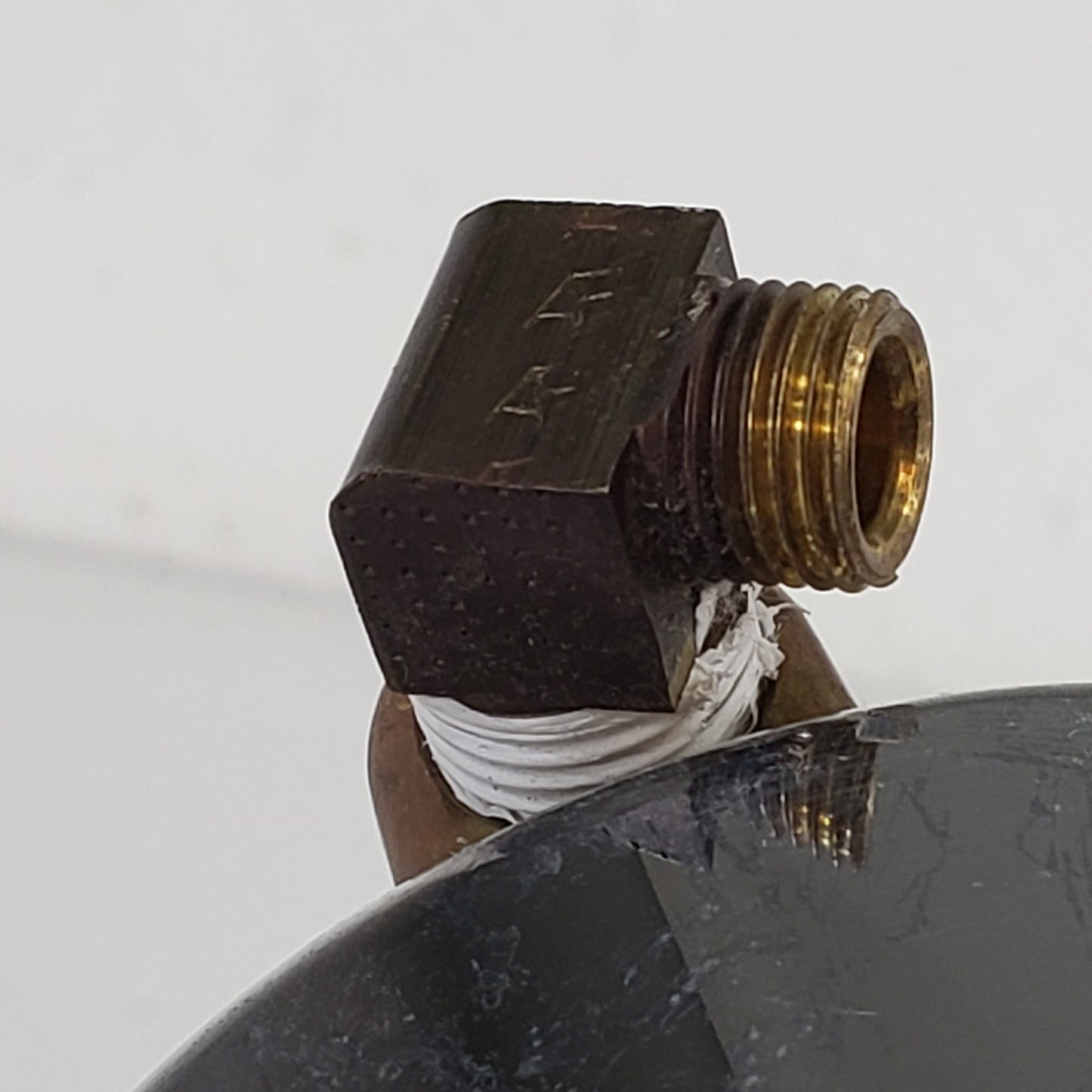 Matheson 1L-320 Analog Dual Gauge Gas Pressure Regulator 3k Psi 20k kPa HVAC