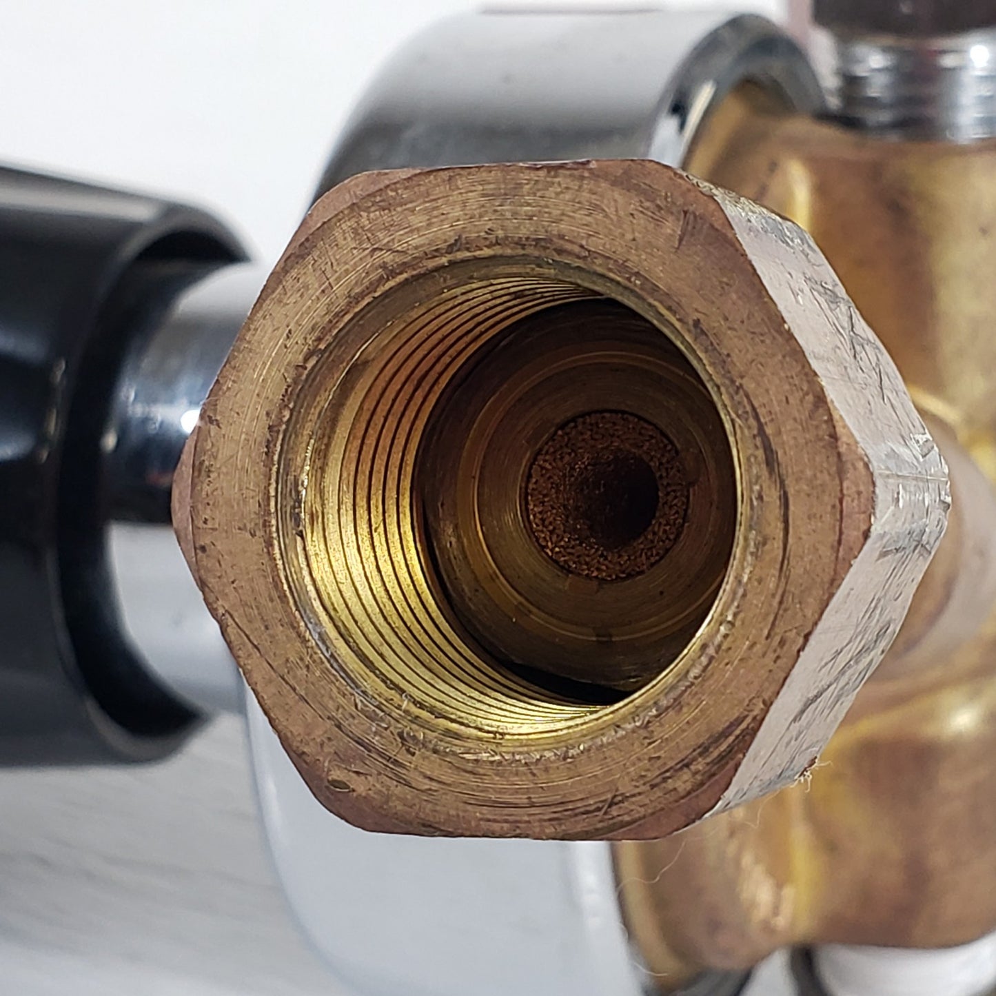 Matheson 1L-320 Analog Dual Gauge Gas Pressure Regulator 3k Psi 20k kPa HVAC