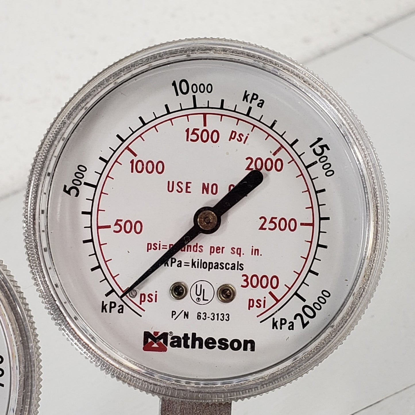 Matheson 1L-320 Analog Dual Gauge Gas Pressure Regulator 3k Psi 20k kPa HVAC