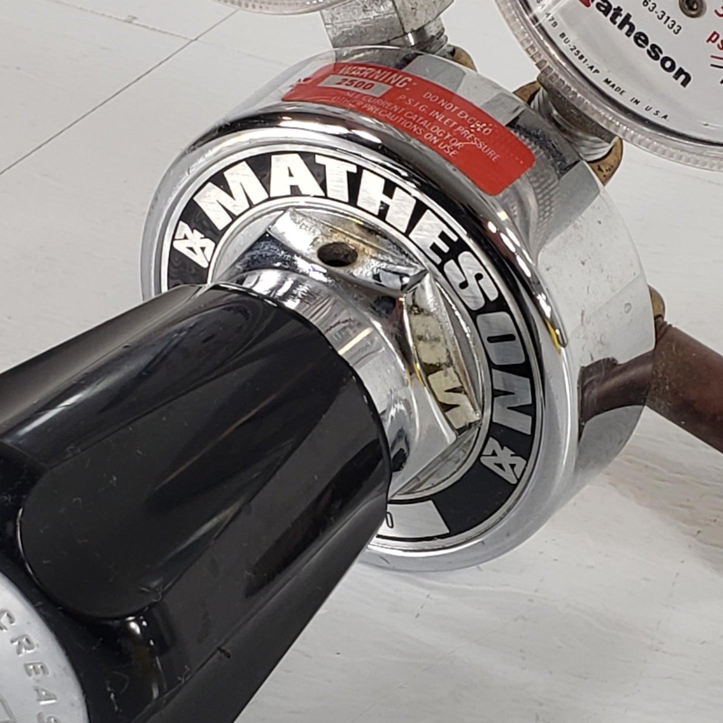 Matheson 1L-320 Analog Dual Gauge Gas Pressure Regulator 3k Psi 20k kPa HVAC