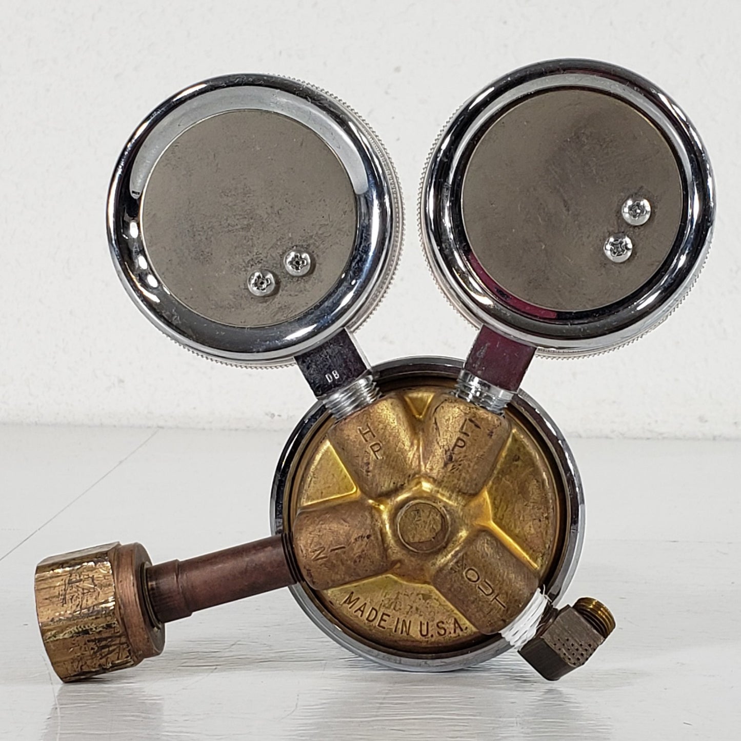 Matheson 1L-320 Analog Dual Gauge Gas Pressure Regulator 3k Psi 20k kPa HVAC