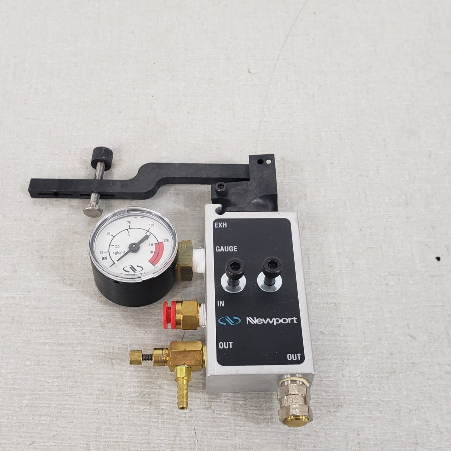 Newport IPV-S1 Leveling Valve Pressure Gauge 1/4" Air In 1/8" Air Out