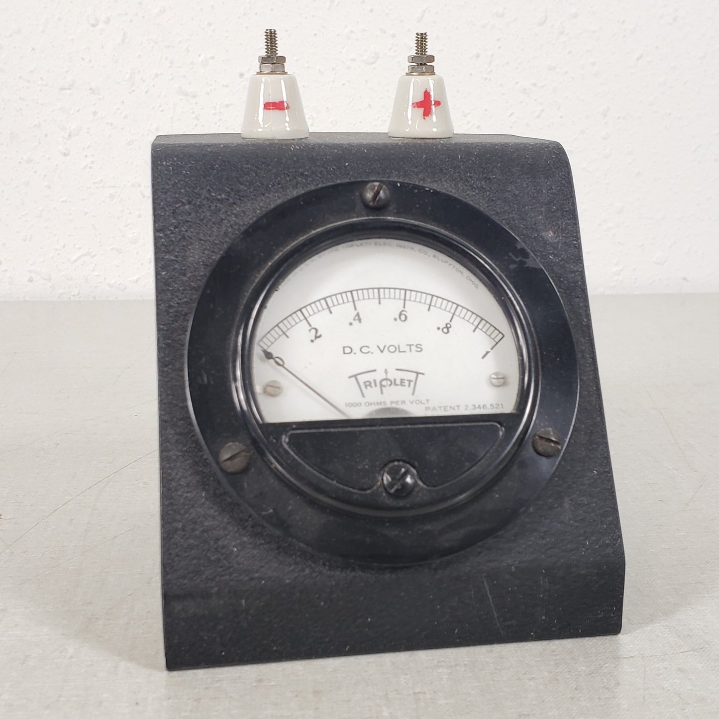 Vintage Tripplet 321 D.C Volt Meter 0-1 1000 OHMS Per Volt Metal Housing